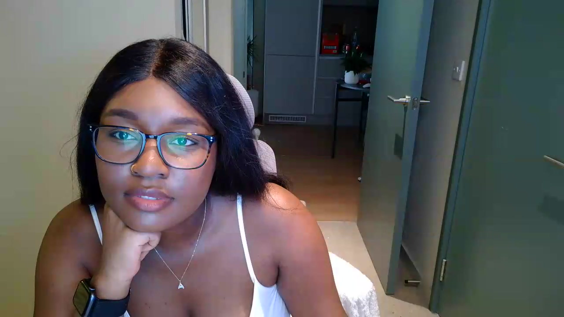 Gallery image thumbnail from Itsanna_b's myfreecams stream on, 07/09/2026, 12:53 image 18 of 20