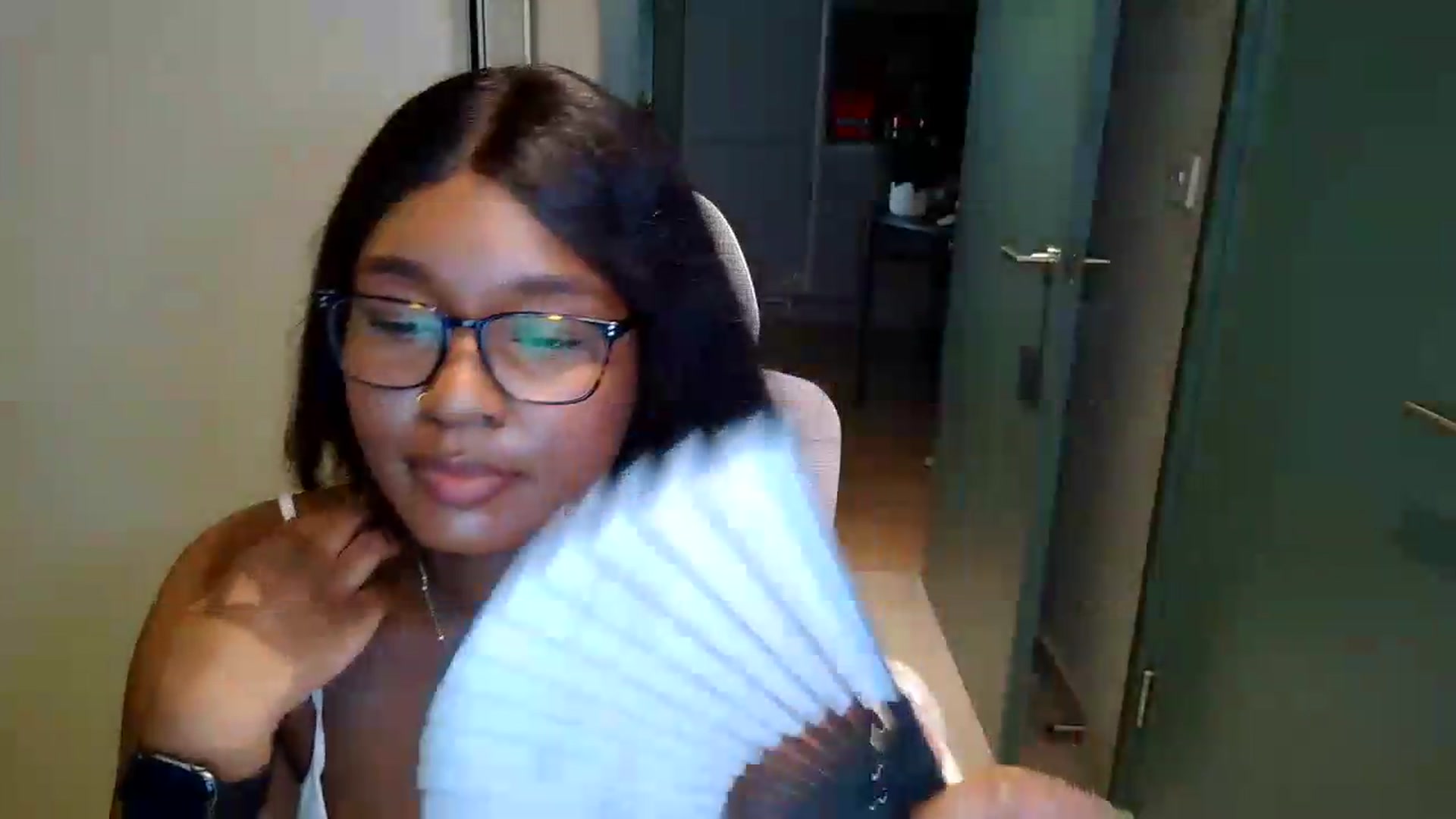 Gallery image thumbnail from Itsanna_b's myfreecams stream on, 07/09/2026, 12:53 image 17 of 20