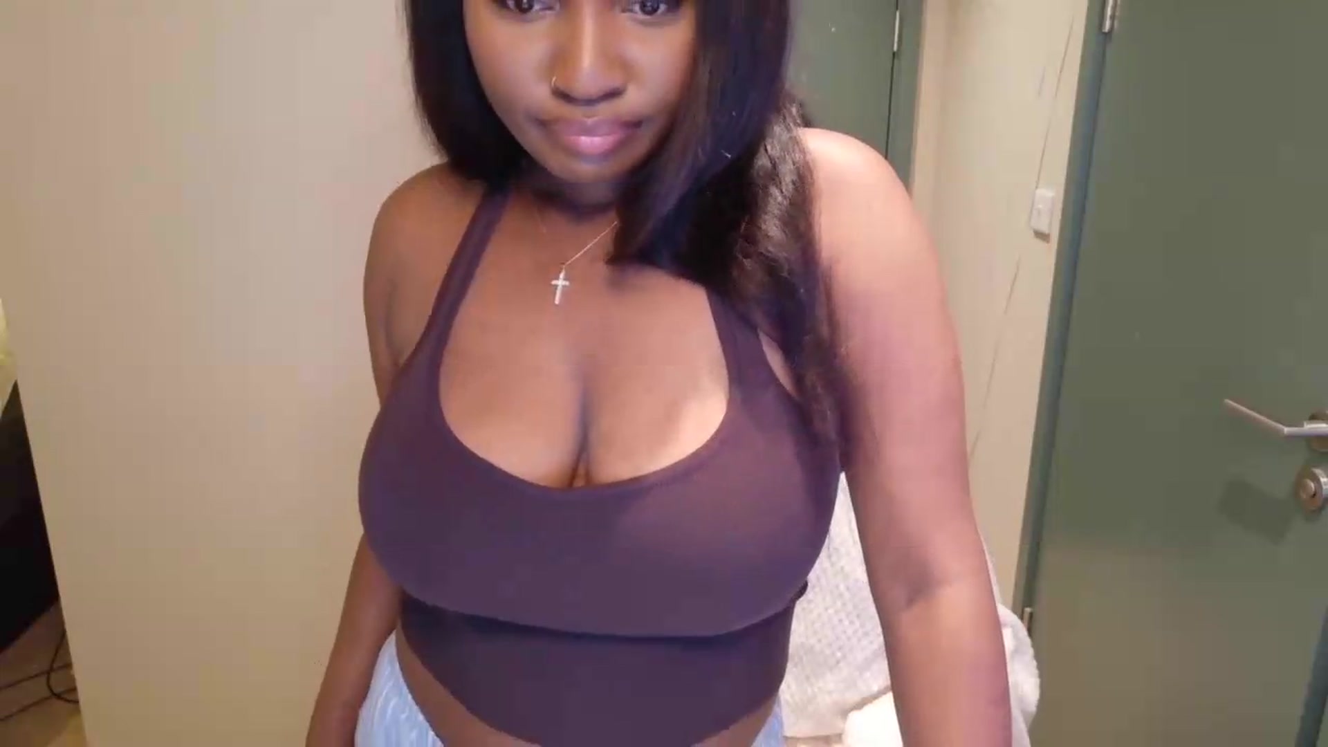 Gallery image thumbnail from Itsanna_b's myfreecams stream on, 07/28/2026, 03:15 image 7 of 20