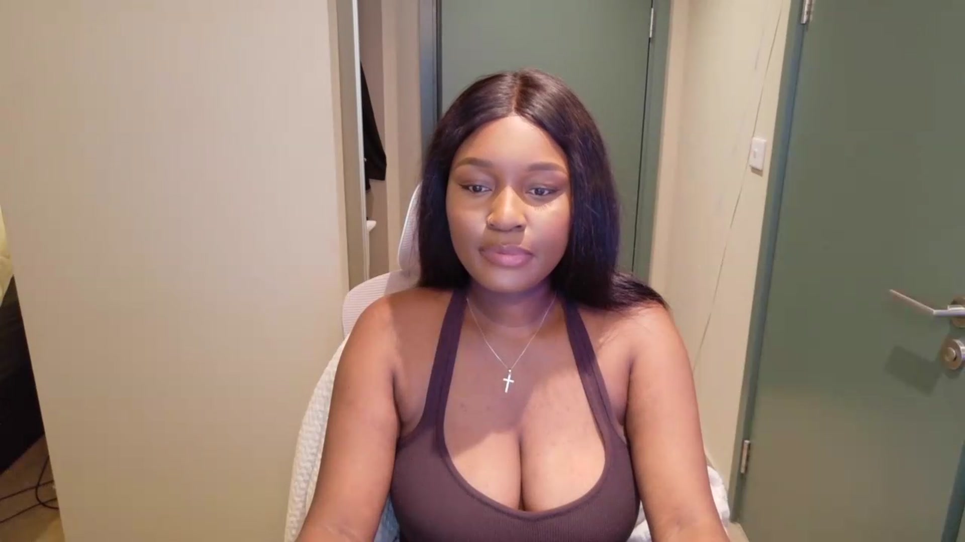 Gallery image thumbnail from Itsanna_b's myfreecams stream on, 07/28/2026, 03:27 image 5 of 20