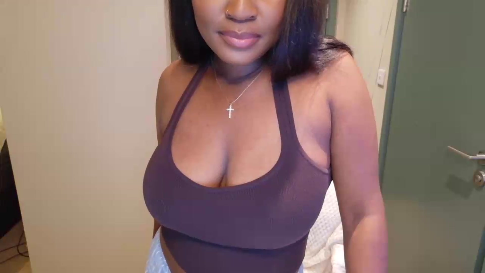 Gallery image thumbnail from Itsanna_b's myfreecams stream on, 07/28/2026, 03:27 image 3 of 20