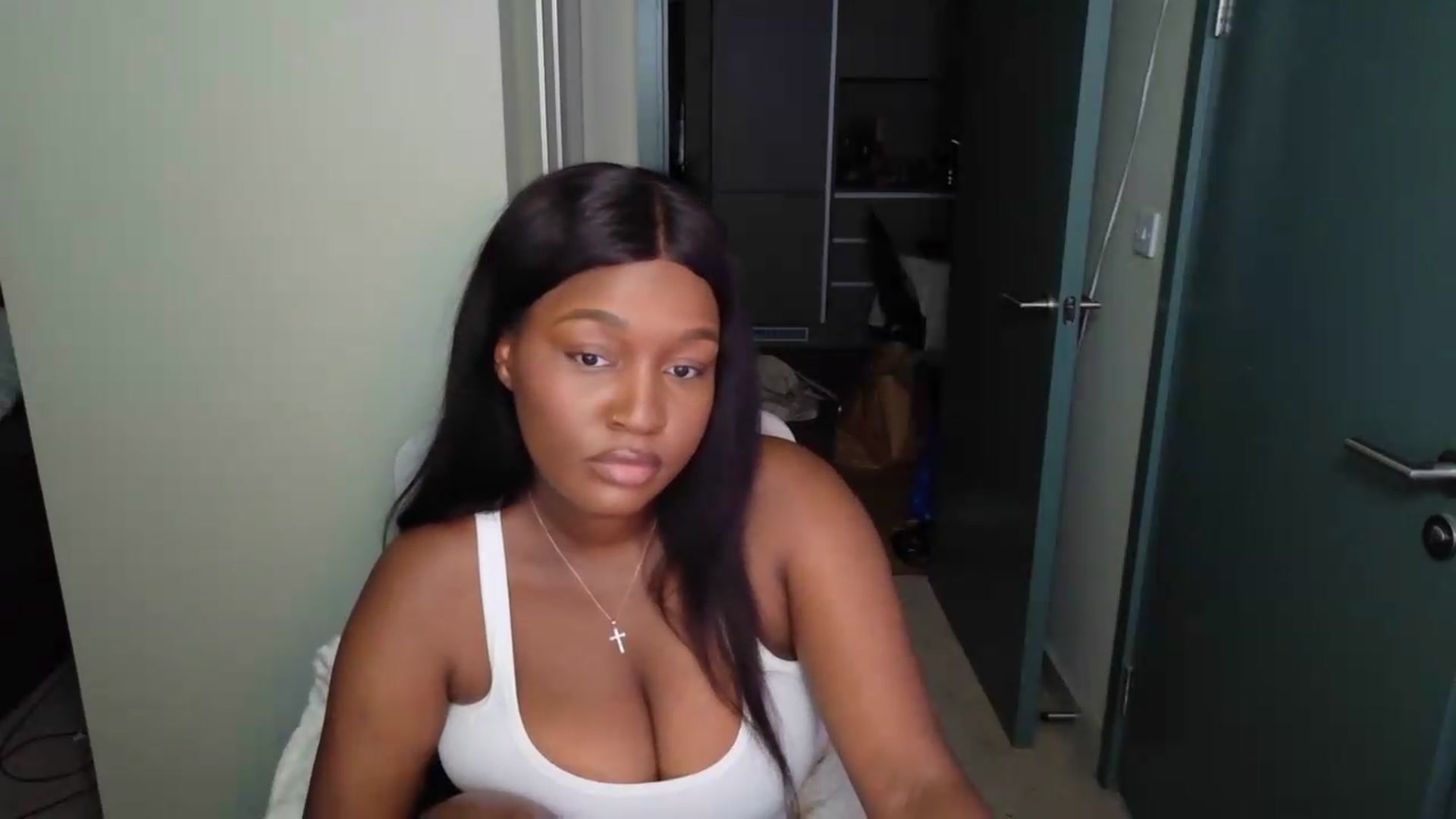 Gallery image thumbnail from Itsanna_b's myfreecams stream on, 07/29/2026, 02:01 image 12 of 20