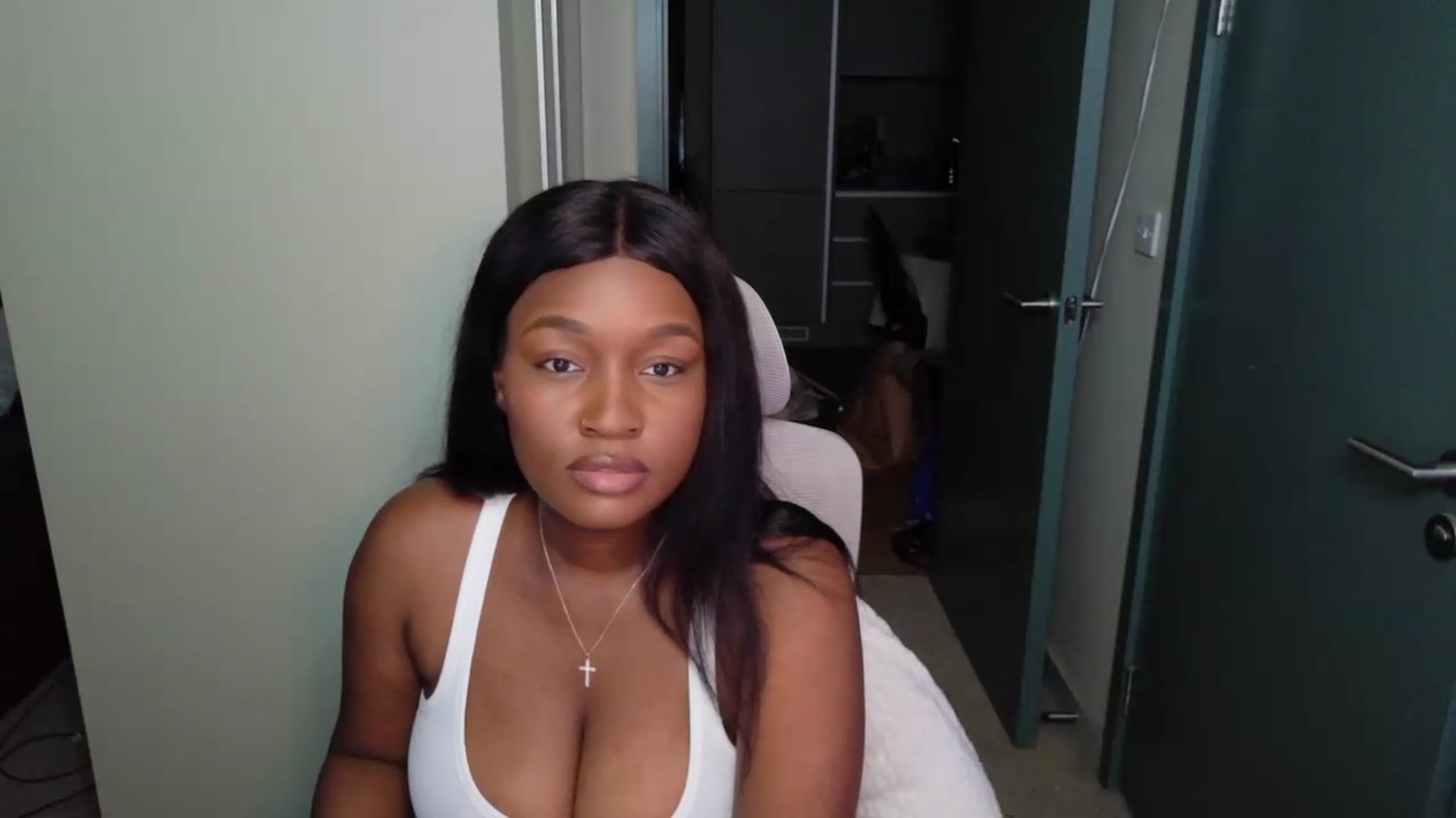 Gallery image thumbnail from Itsanna_b's myfreecams stream on, 07/29/2026, 02:01 image 10 of 20