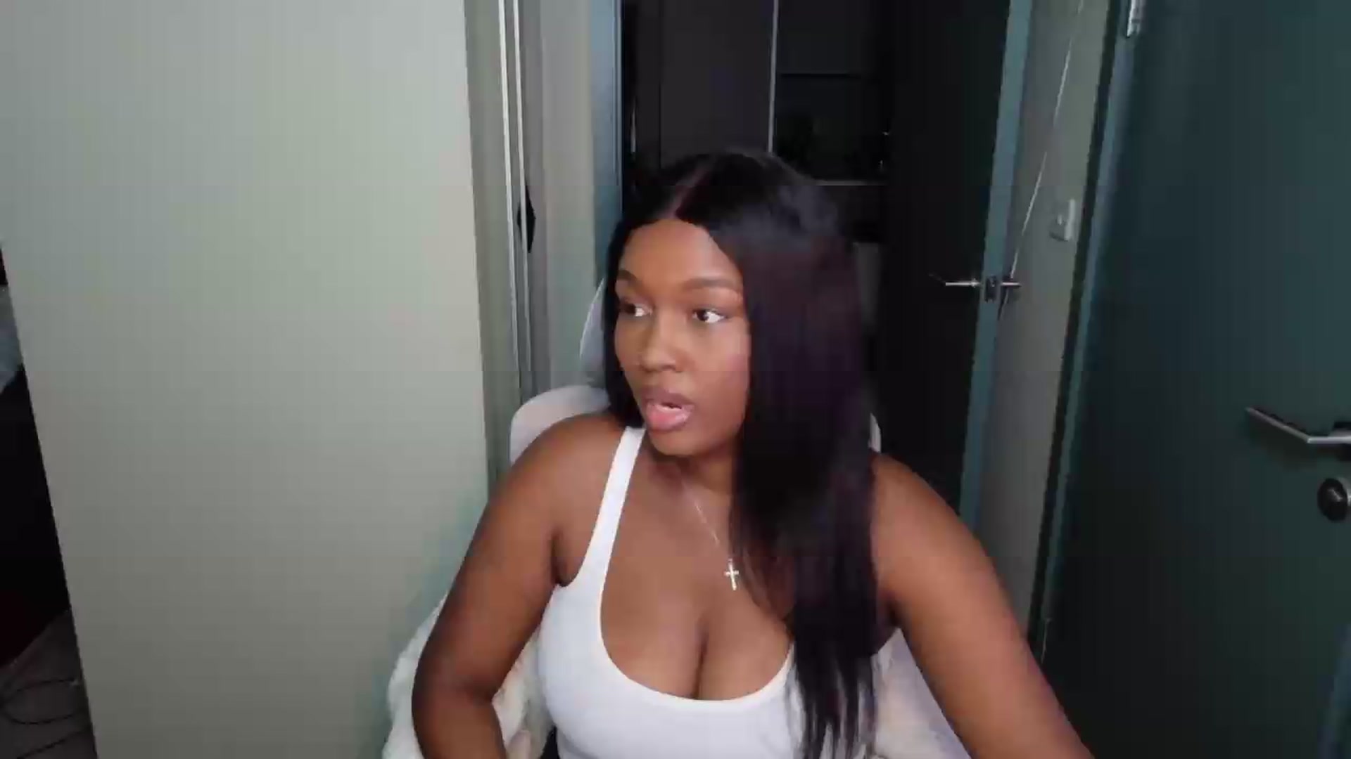 Gallery image thumbnail from Itsanna_b's myfreecams stream on, 07/29/2026, 02:01 image 1 of 20