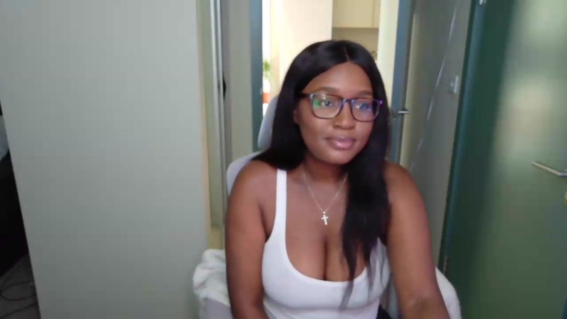 Gallery image thumbnail from Itsanna_b's myfreecams stream on, 07/29/2026, 08:20 image 11 of 20