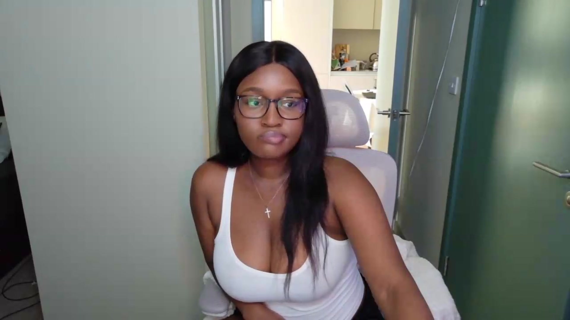 Gallery image thumbnail from Itsanna_b's myfreecams stream on, 07/29/2026, 08:20 image 13 of 20