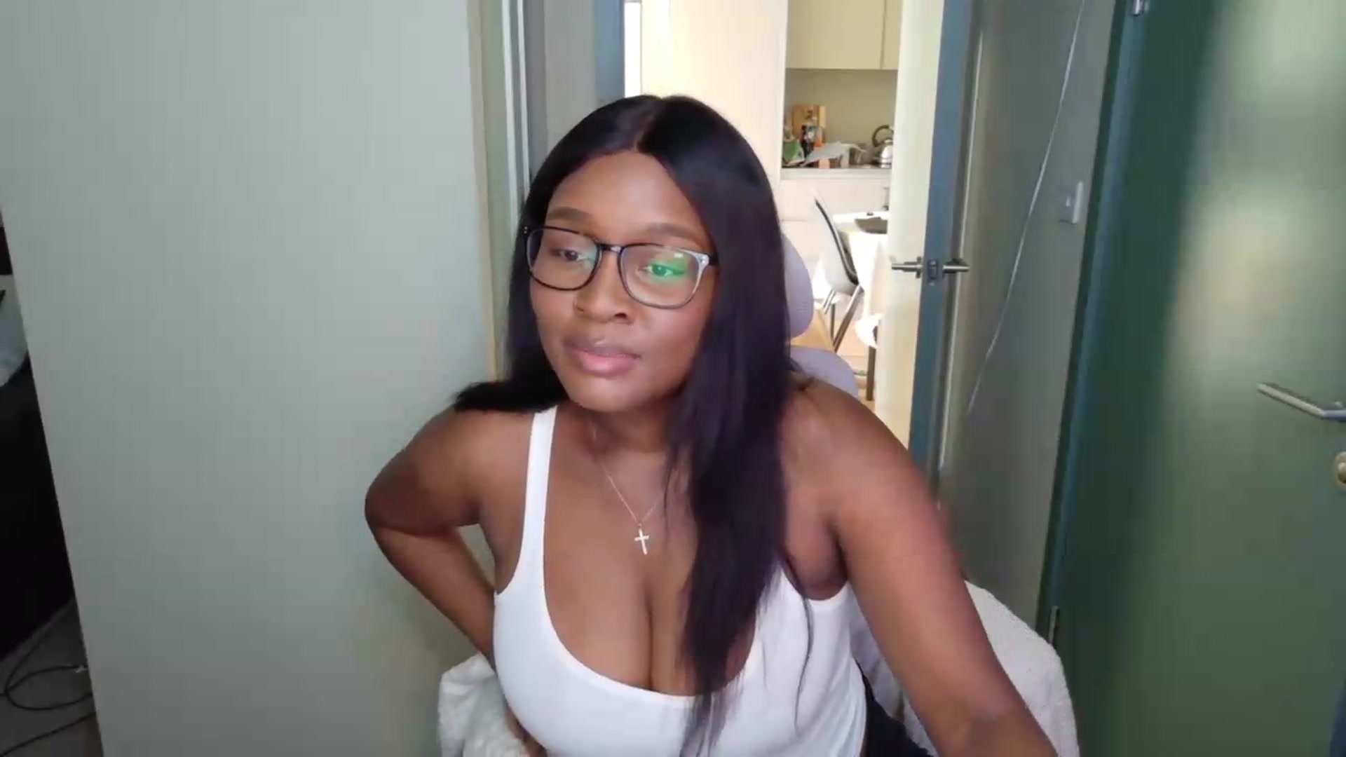 Gallery image thumbnail from Itsanna_b's myfreecams stream on, 07/29/2026, 08:20 image 8 of 20