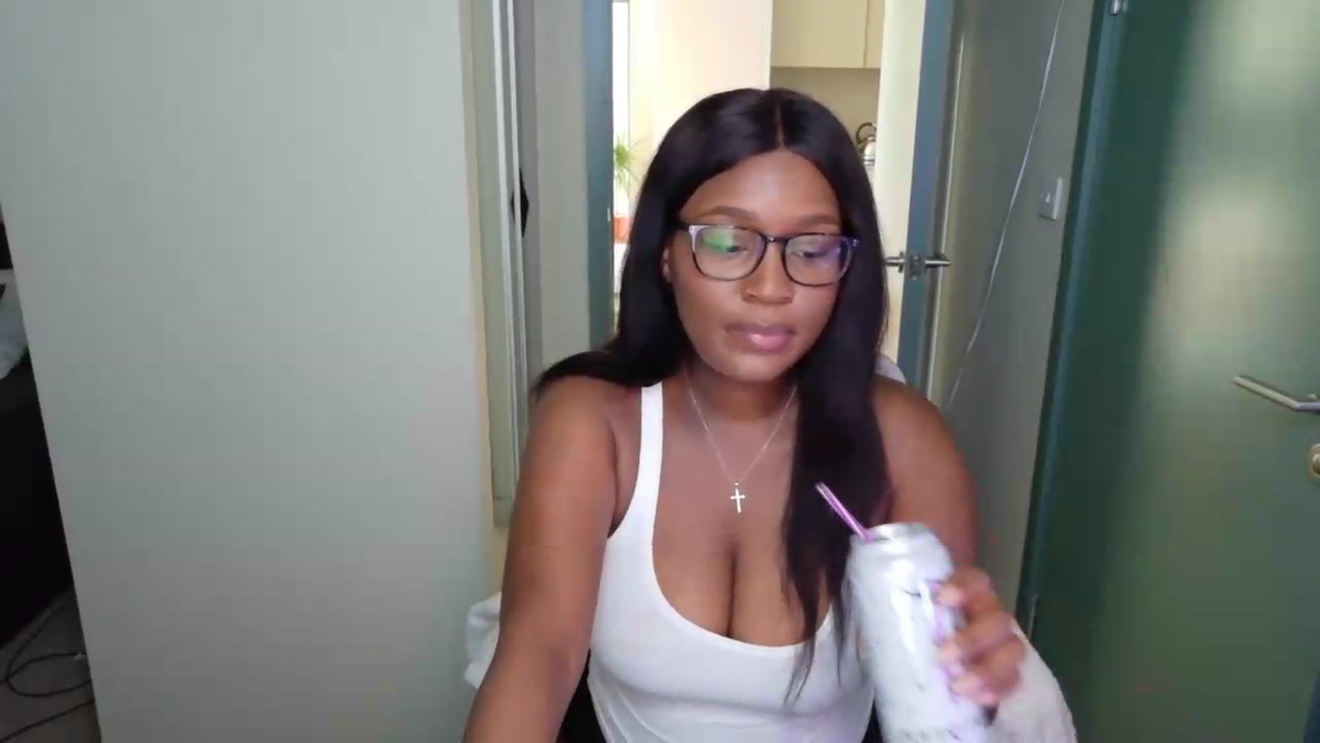 Gallery image thumbnail from Itsanna_b's myfreecams stream on, 07/29/2026, 08:20 image 9 of 20