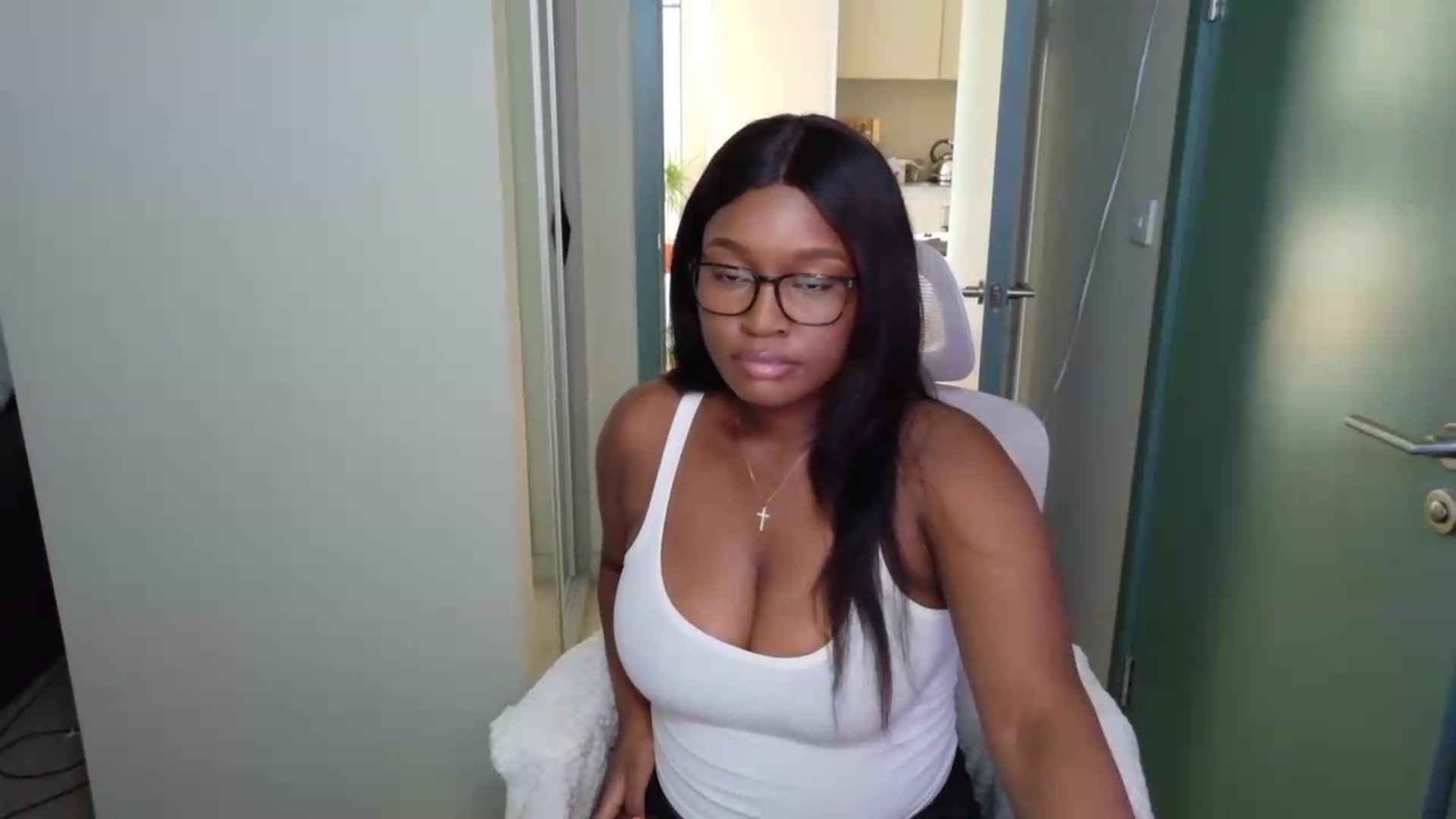 Gallery image thumbnail from Itsanna_b's myfreecams stream on, 07/29/2026, 08:20 image 2 of 20