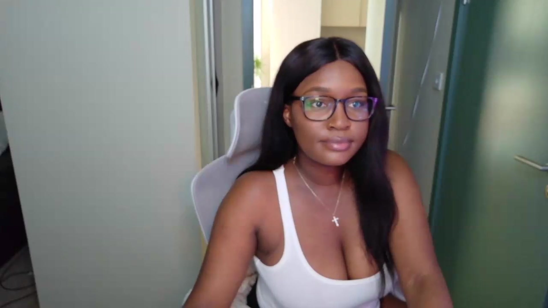 Gallery image thumbnail from Itsanna_b's myfreecams stream on, 07/29/2026, 08:20 image 10 of 20