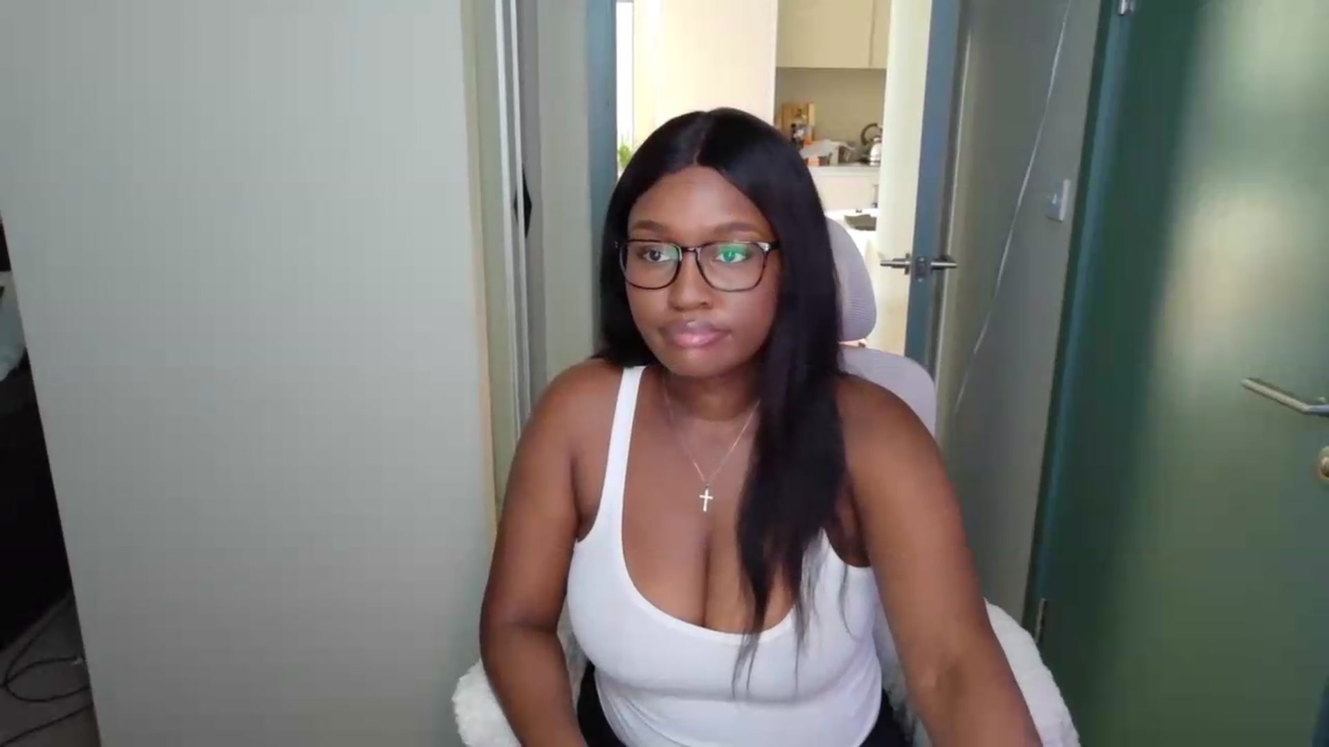 Gallery image thumbnail from Itsanna_b's myfreecams stream on, 07/29/2026, 08:20 image 6 of 20