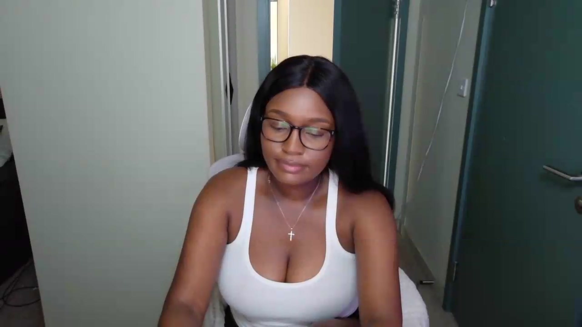 Gallery image thumbnail from Itsanna_b's myfreecams stream on, 07/29/2026, 10:01 image 8 of 20