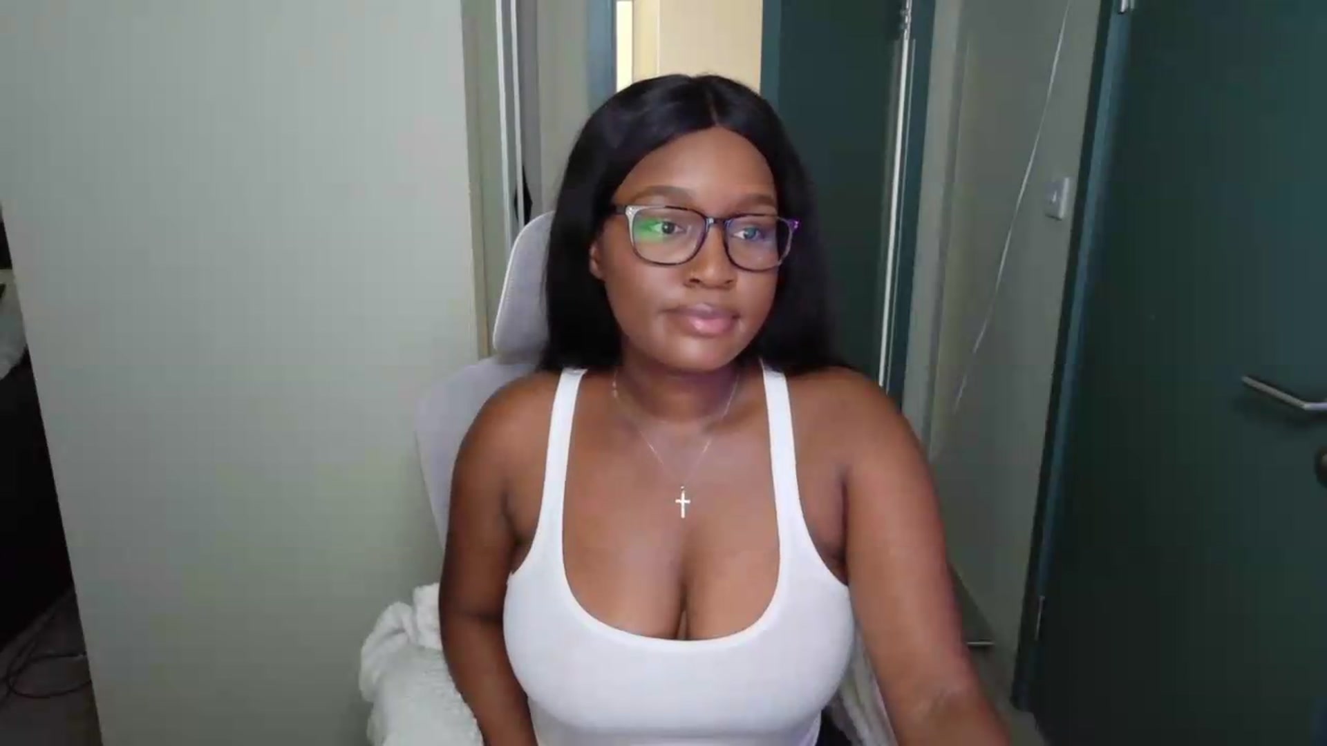 Gallery image thumbnail from Itsanna_b's myfreecams stream on, 07/29/2026, 10:01 image 10 of 20