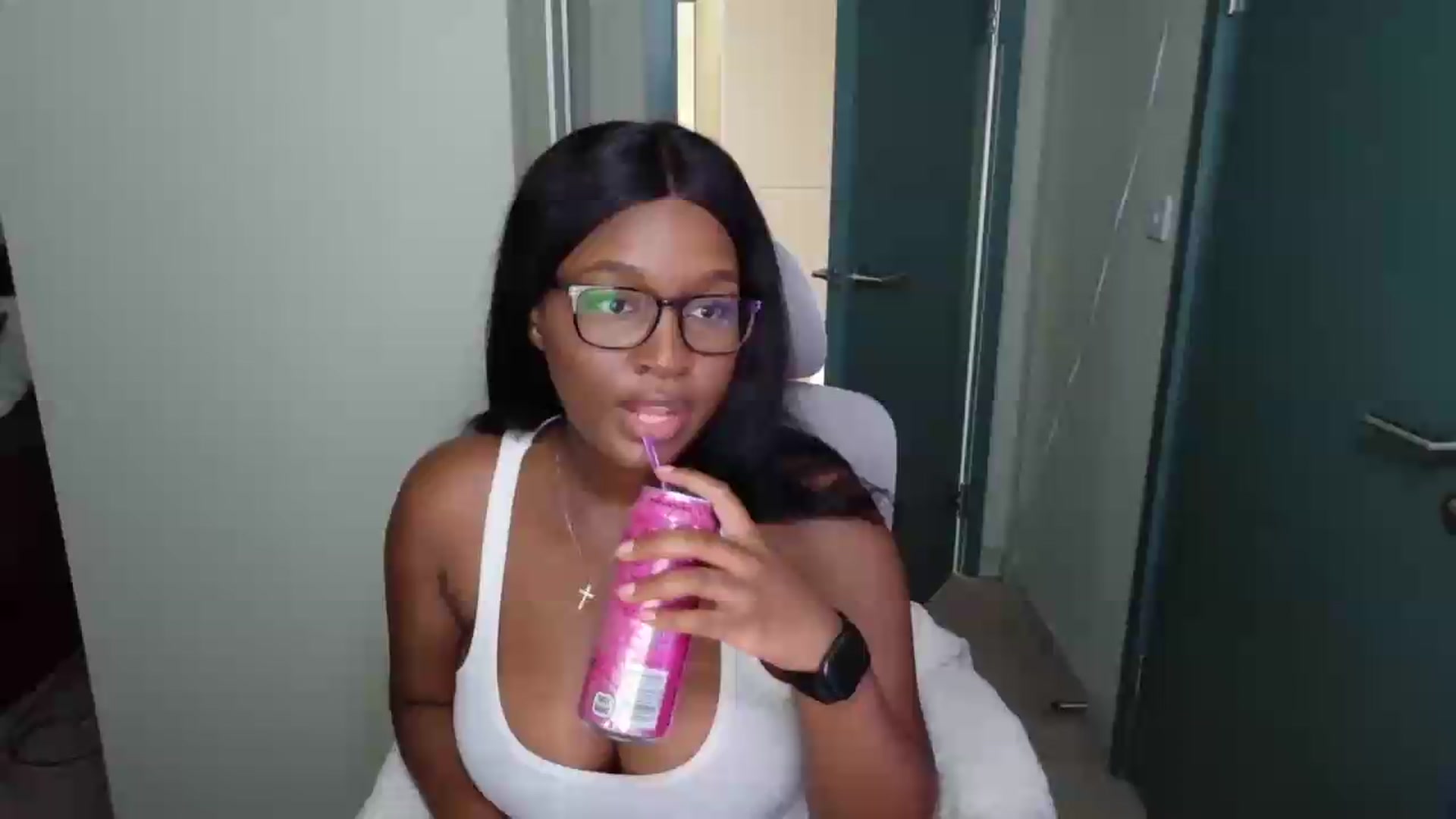 Gallery image thumbnail from Itsanna_b's myfreecams stream on, 07/29/2026, 10:01 image 13 of 20