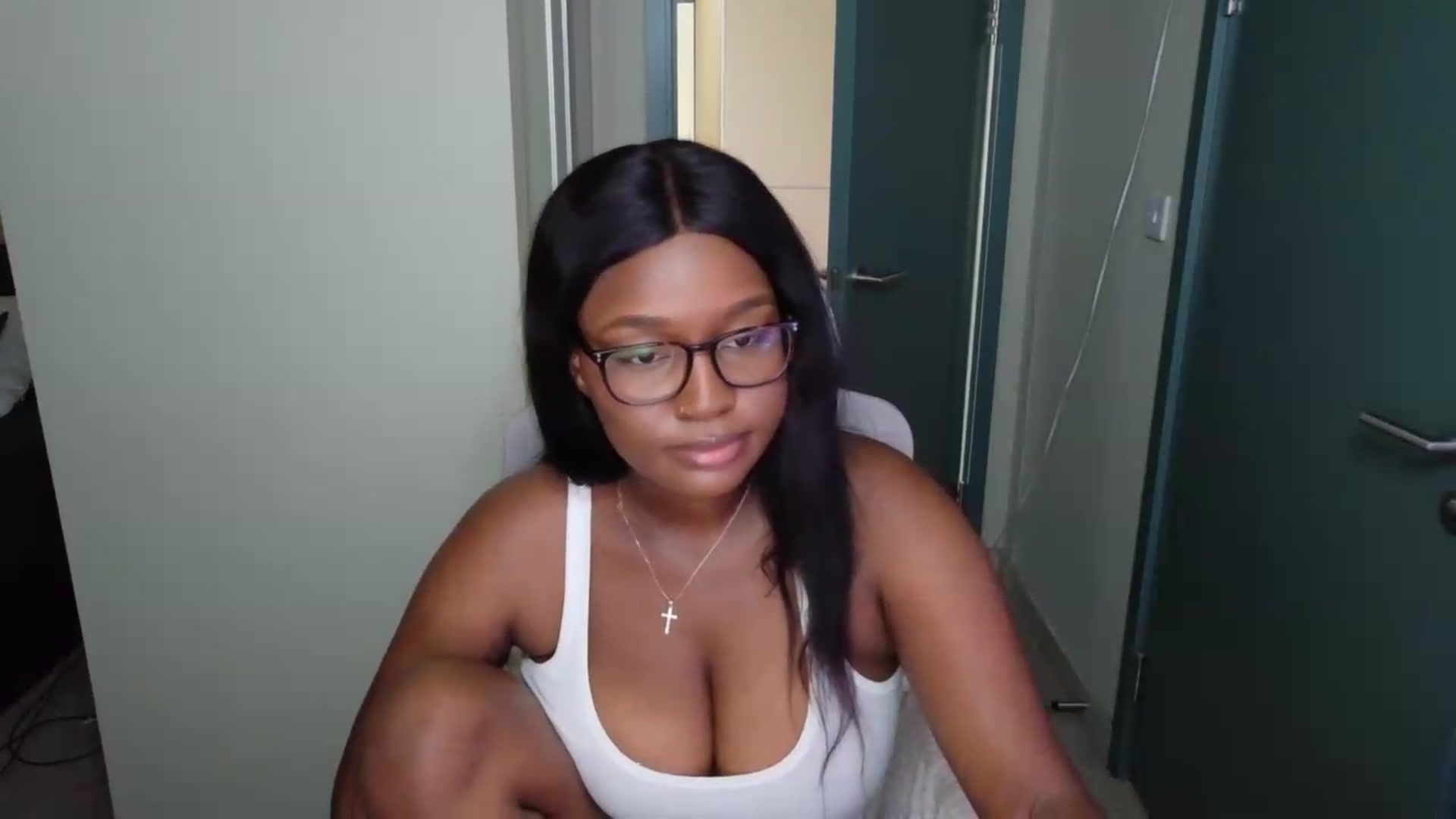 Gallery image thumbnail from Itsanna_b's myfreecams stream on, 07/29/2026, 10:01 image 16 of 20