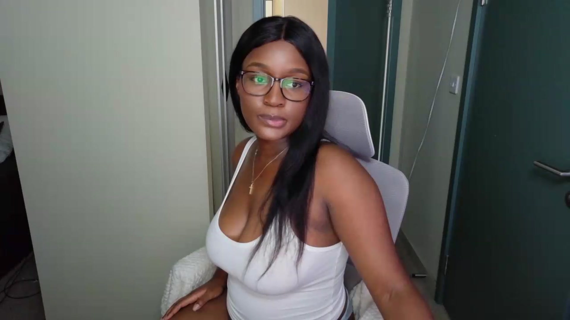 Gallery image thumbnail from Itsanna_b's myfreecams stream on, 07/29/2026, 10:59 image 12 of 20