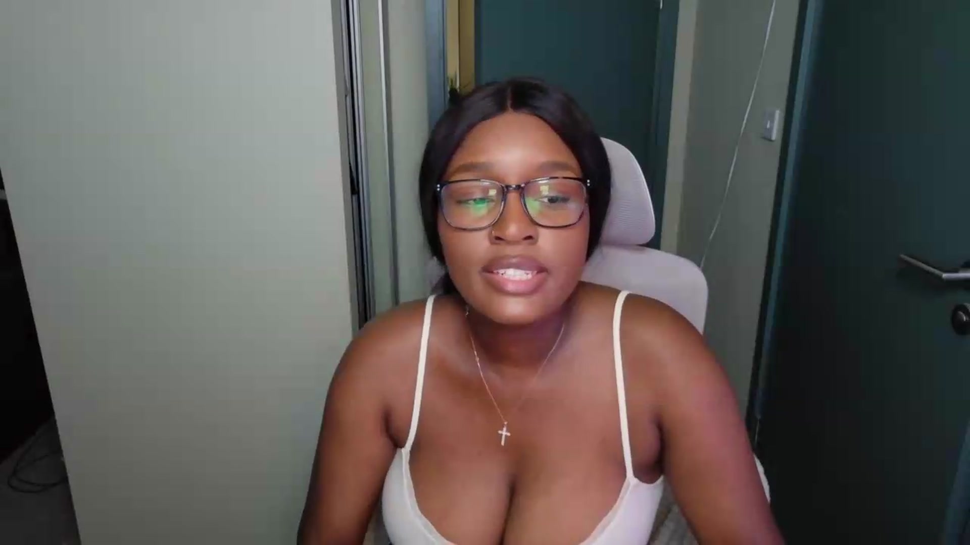 Gallery image thumbnail from Itsanna_b's myfreecams stream on, 07/30/2026, 07:10 image 9 of 20