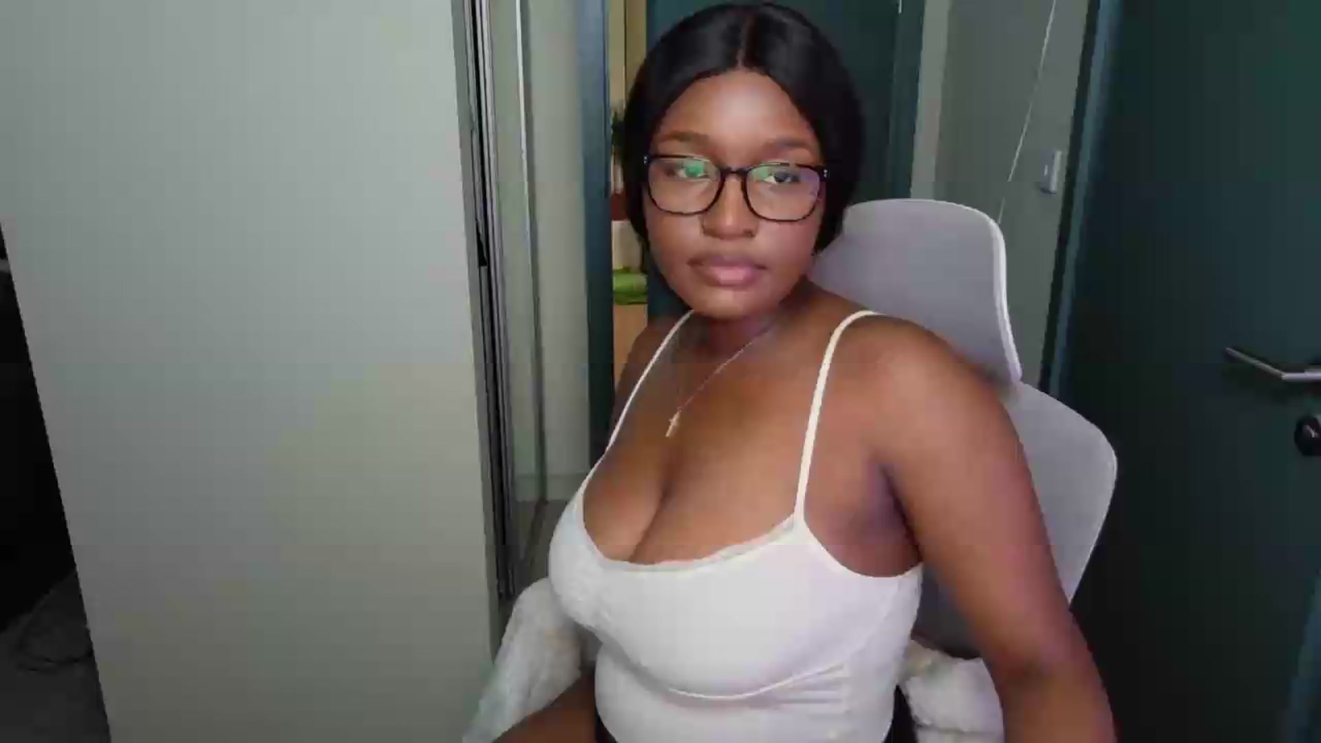 Gallery image thumbnail from Itsanna_b's myfreecams stream on, 07/30/2026, 07:10 image 1 of 20
