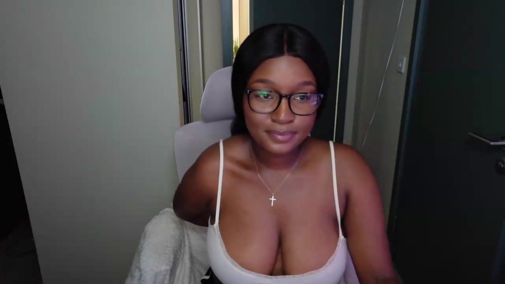 Gallery image thumbnail from Itsanna_b's myfreecams stream on, 07/30/2026, 08:30 image 10 of 20