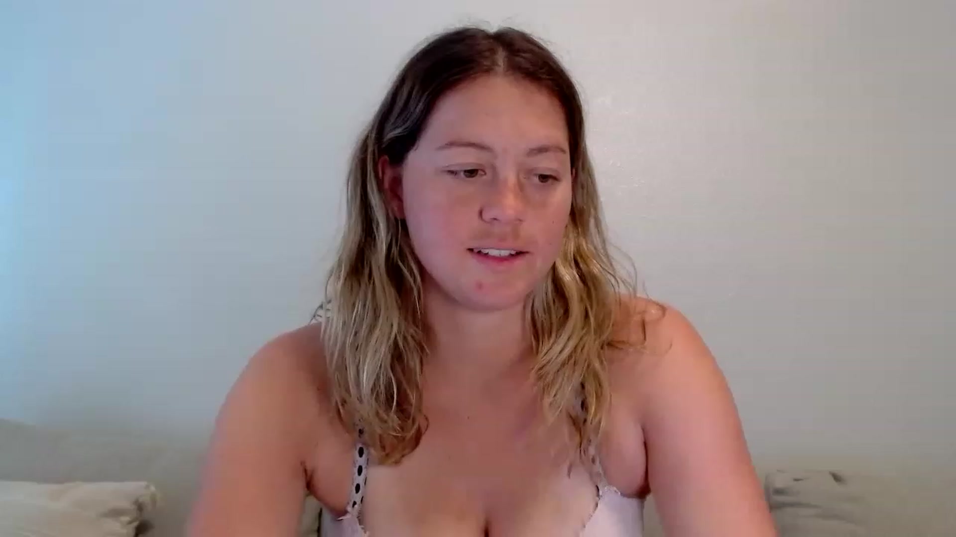 Gallery image thumbnail from Itsbecca's myfreecams stream on, 03/11/2023, 23:01 image 4 of 20