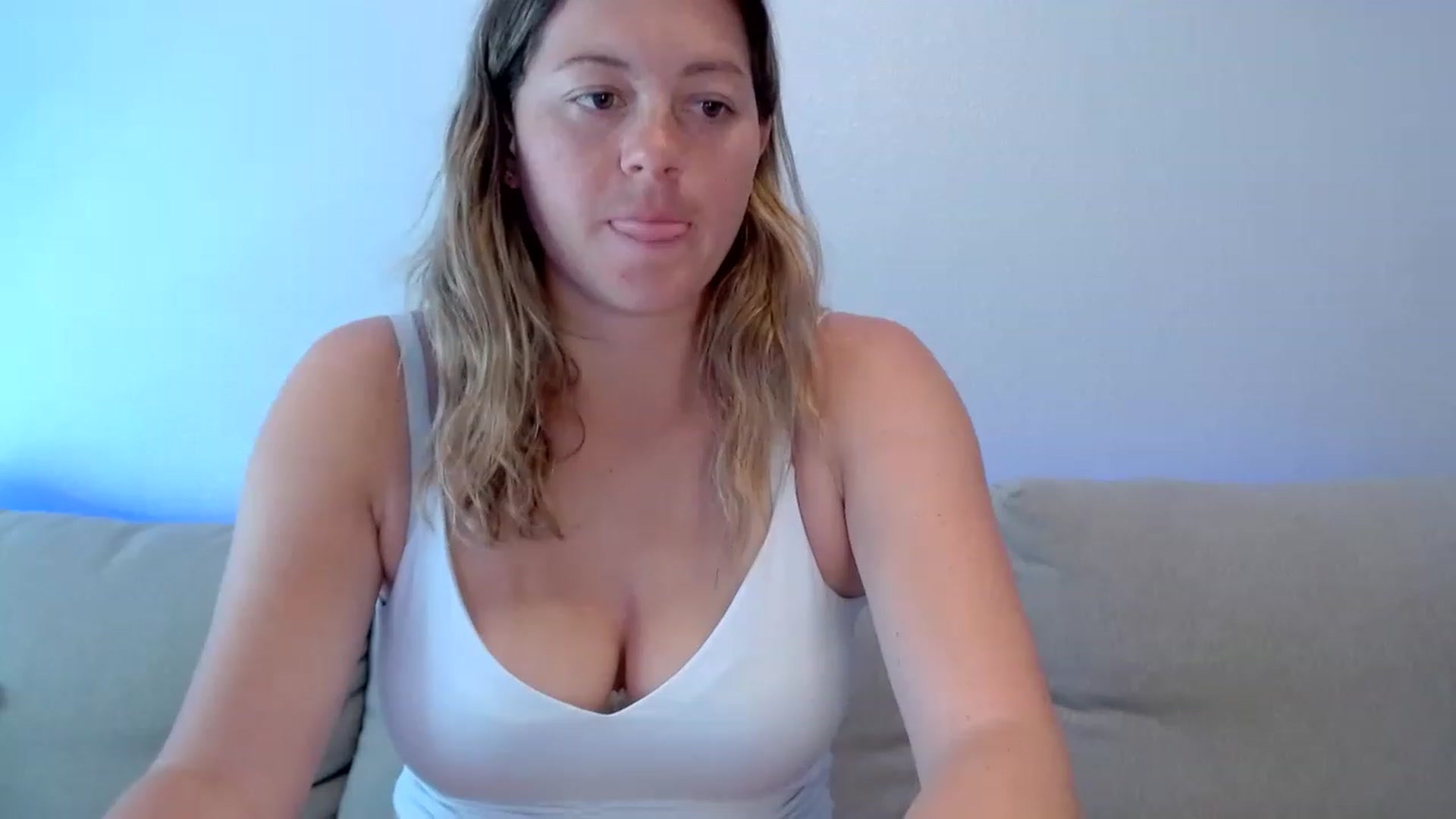 Gallery image thumbnail from Itsbecca's myfreecams stream on, 03/12/2023, 22:26 image 15 of 20
