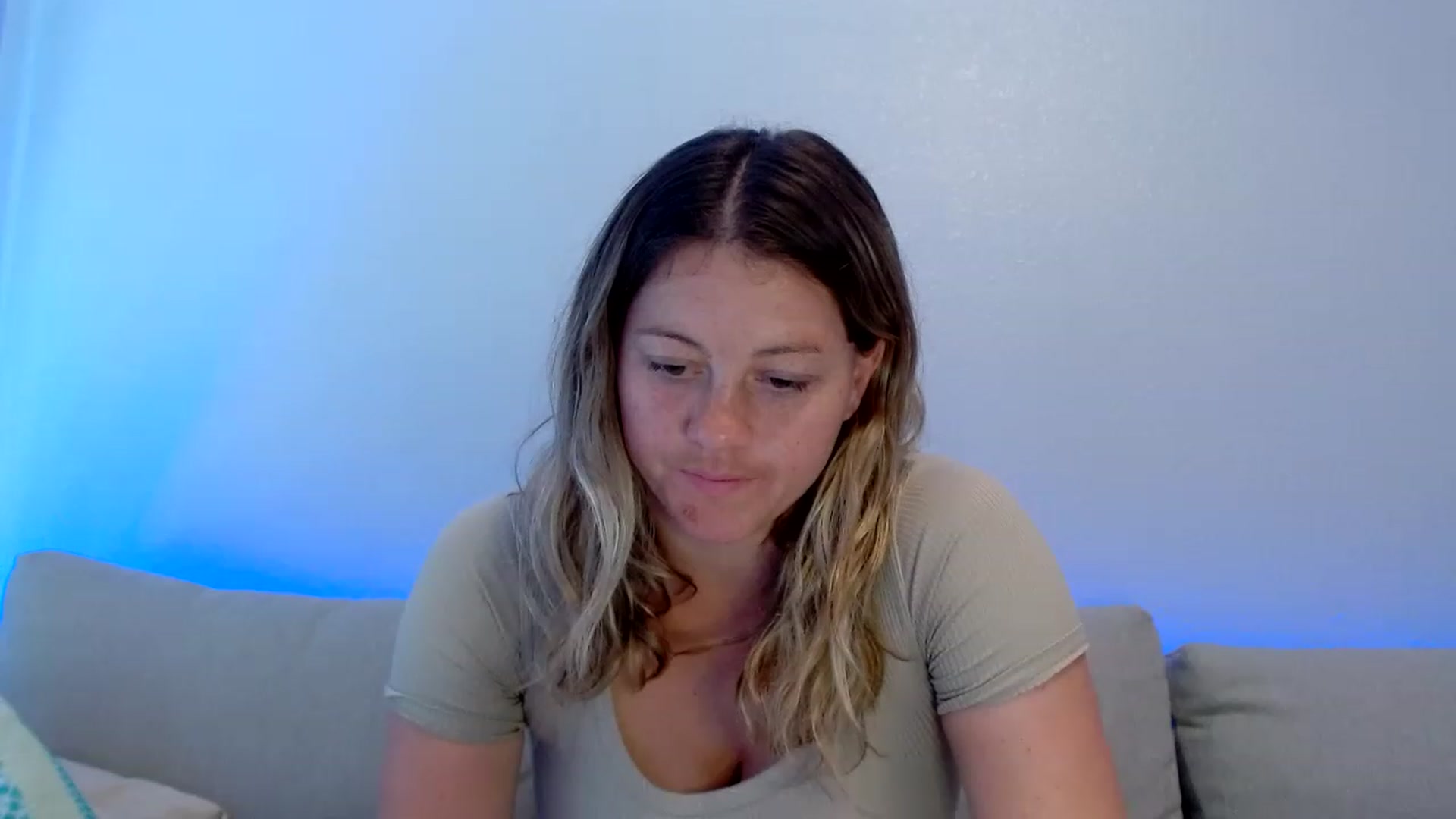 Gallery image thumbnail from Itsbecca's myfreecams stream on, 03/16/2023, 23:48 image 3 of 20