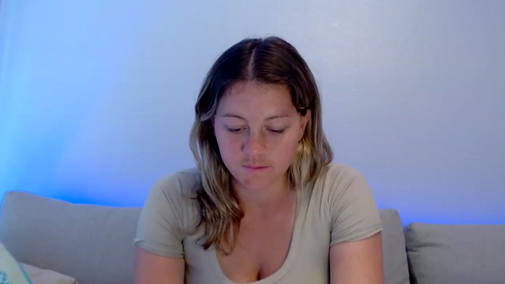 Gallery image thumbnail from Itsbecca's myfreecams stream on, 03/16/2023, 23:48 image 6 of 20