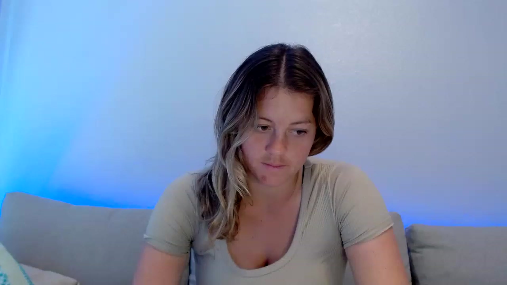 Gallery image thumbnail from Itsbecca's myfreecams stream on, 03/16/2023, 23:48 image 18 of 20