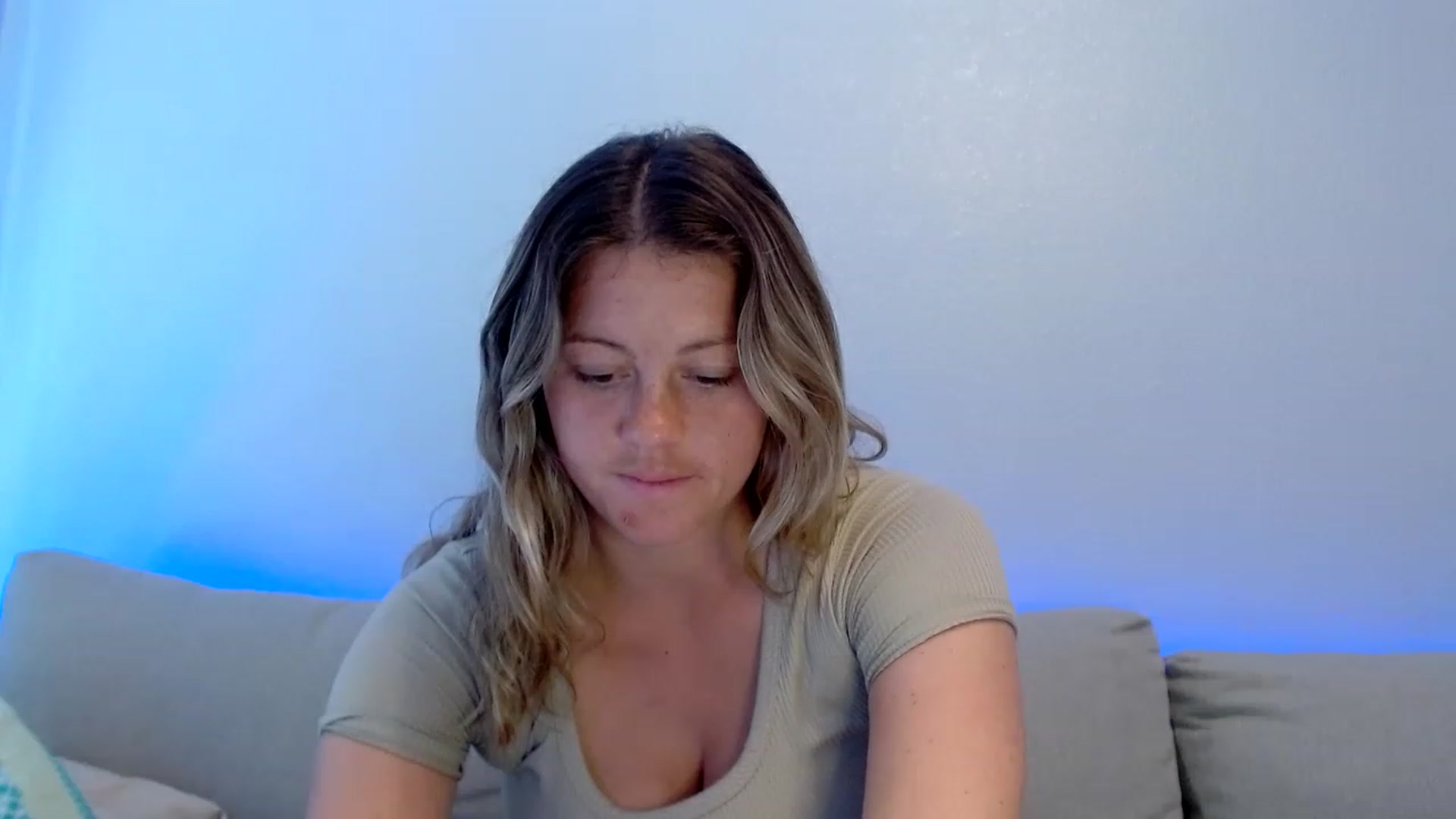 Gallery image thumbnail from Itsbecca's myfreecams stream on, 03/16/2023, 23:48 image 10 of 20