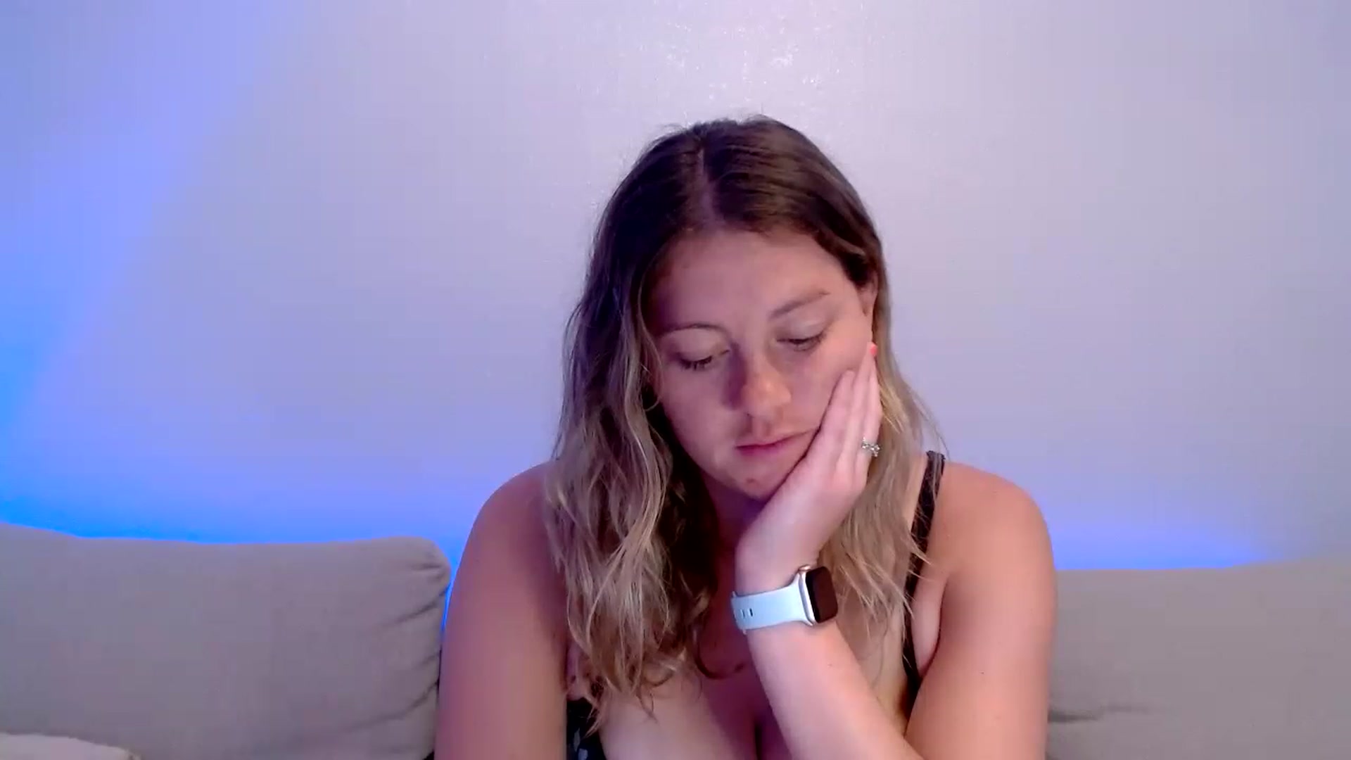 Gallery image thumbnail from Itsbecca's myfreecams stream on, 03/21/2023, 05:47 image 13 of 20