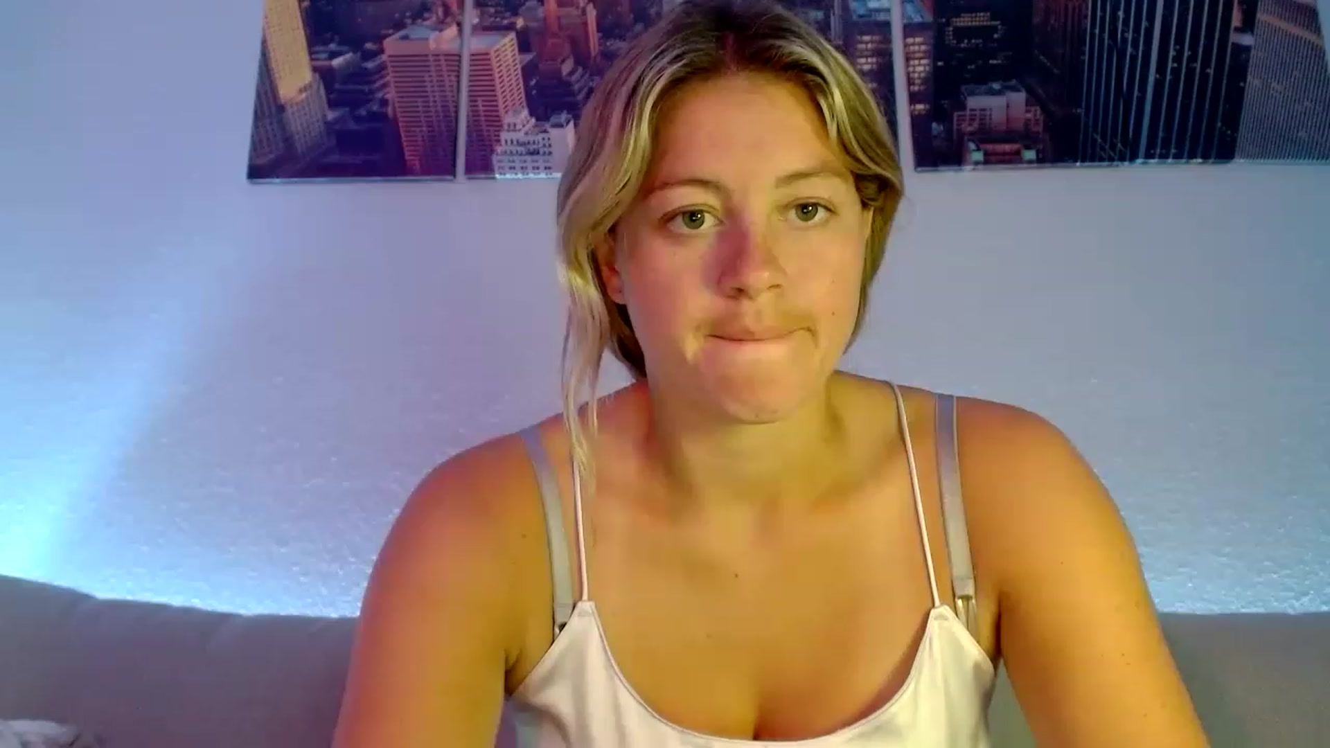 Gallery image thumbnail from Itsbecca's myfreecams stream on, 05/22/2023, 04:53 image 2 of 20