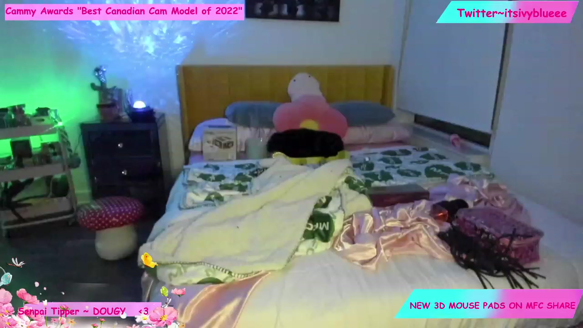 Gallery image thumbnail from Itsivyblue's myfreecams stream on, 11/26/2022, 02:39 image 16 of 20