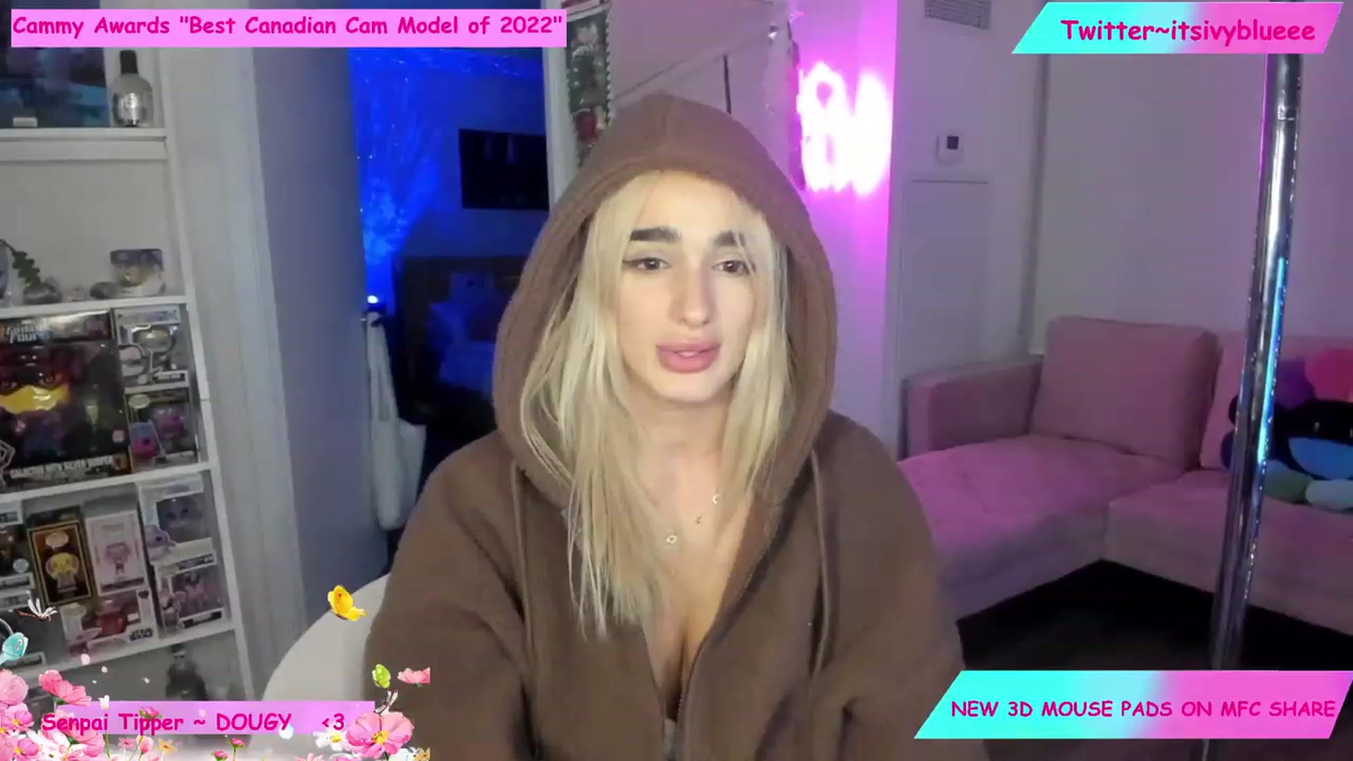 Gallery image thumbnail from Itsivyblue's myfreecams stream on, 12/07/2022, 02:02 image 7 of 20