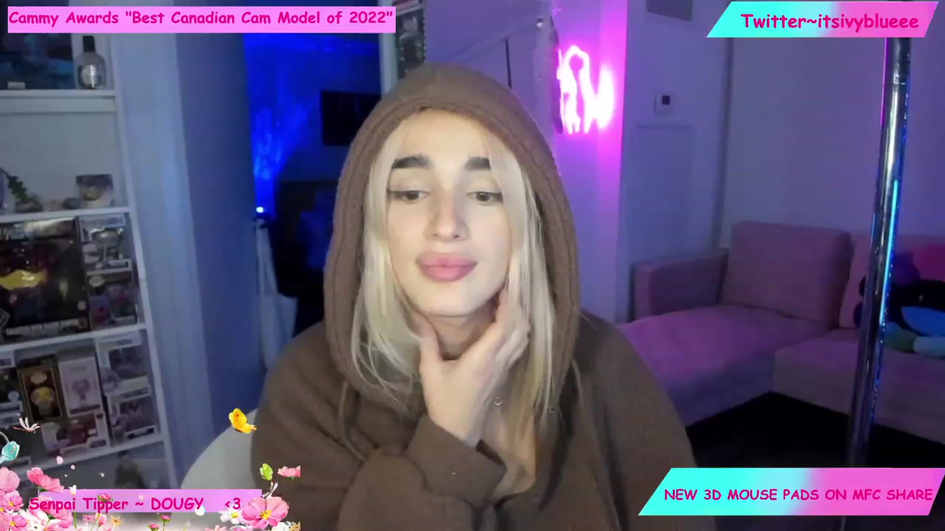 Gallery image thumbnail from Itsivyblue's myfreecams stream on, 12/07/2022, 02:02 image 12 of 20