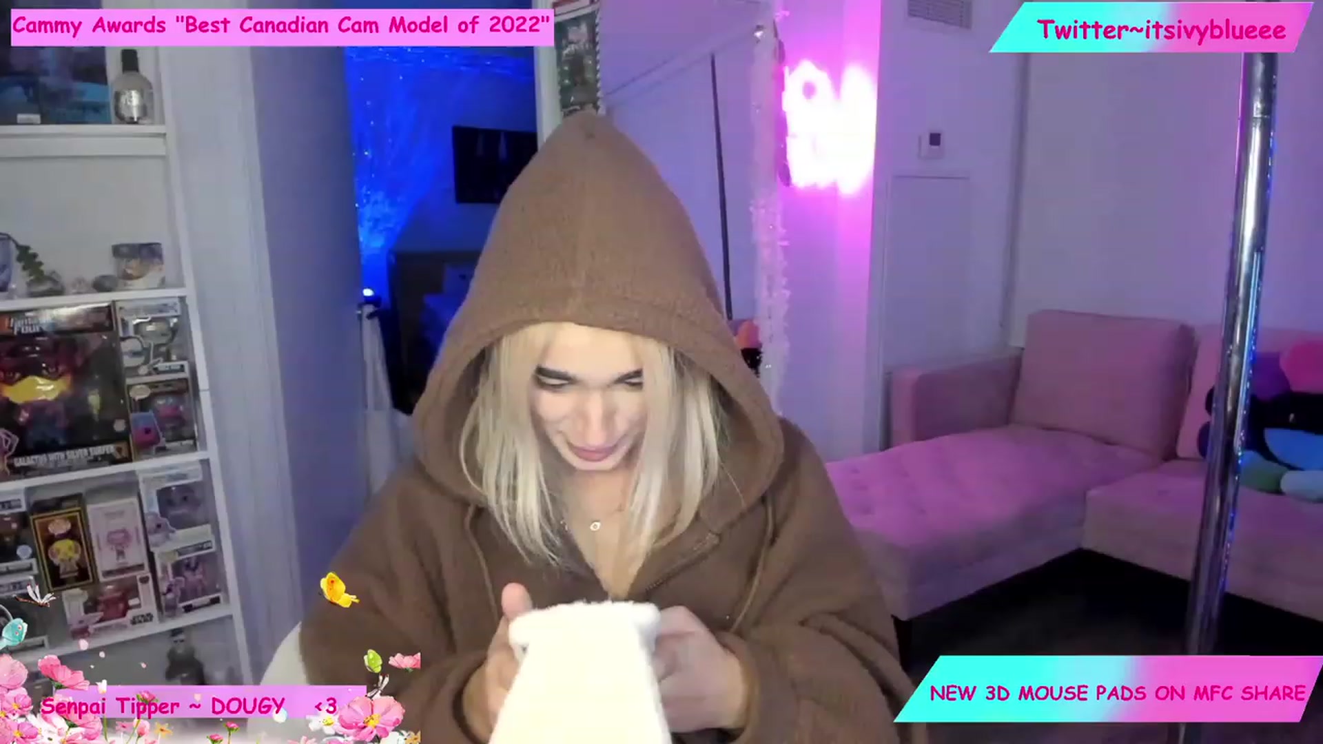 Gallery image thumbnail from Itsivyblue's myfreecams stream on, 12/07/2022, 02:02 image 2 of 20