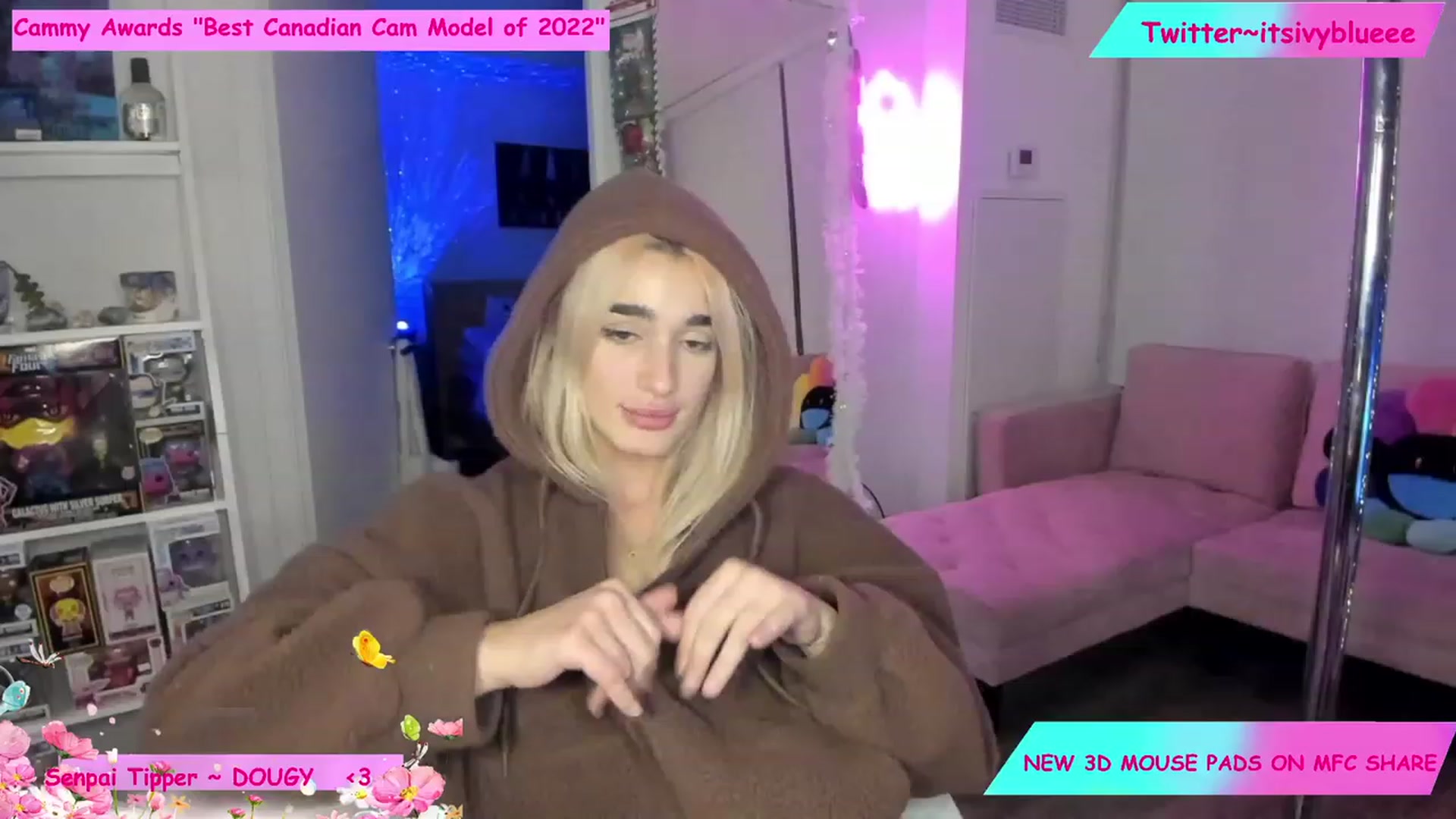 Gallery image thumbnail from Itsivyblue's myfreecams stream on, 12/07/2022, 02:02 image 18 of 20