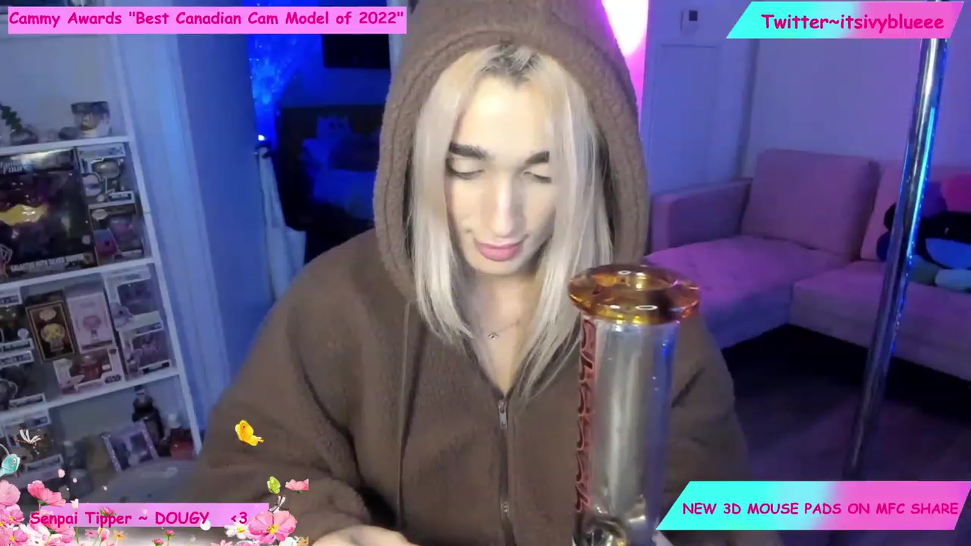 Gallery image thumbnail from Itsivyblue's myfreecams stream on, 12/07/2022, 02:40 image 3 of 20