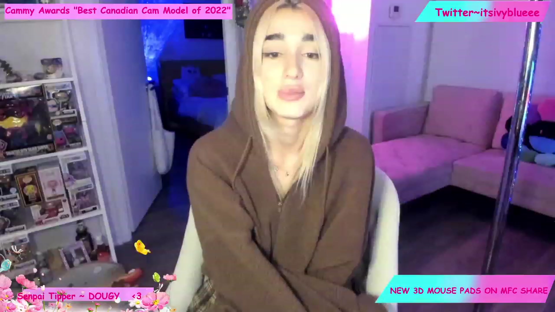 Gallery image thumbnail from Itsivyblue's myfreecams stream on, 12/07/2022, 02:40 image 4 of 20