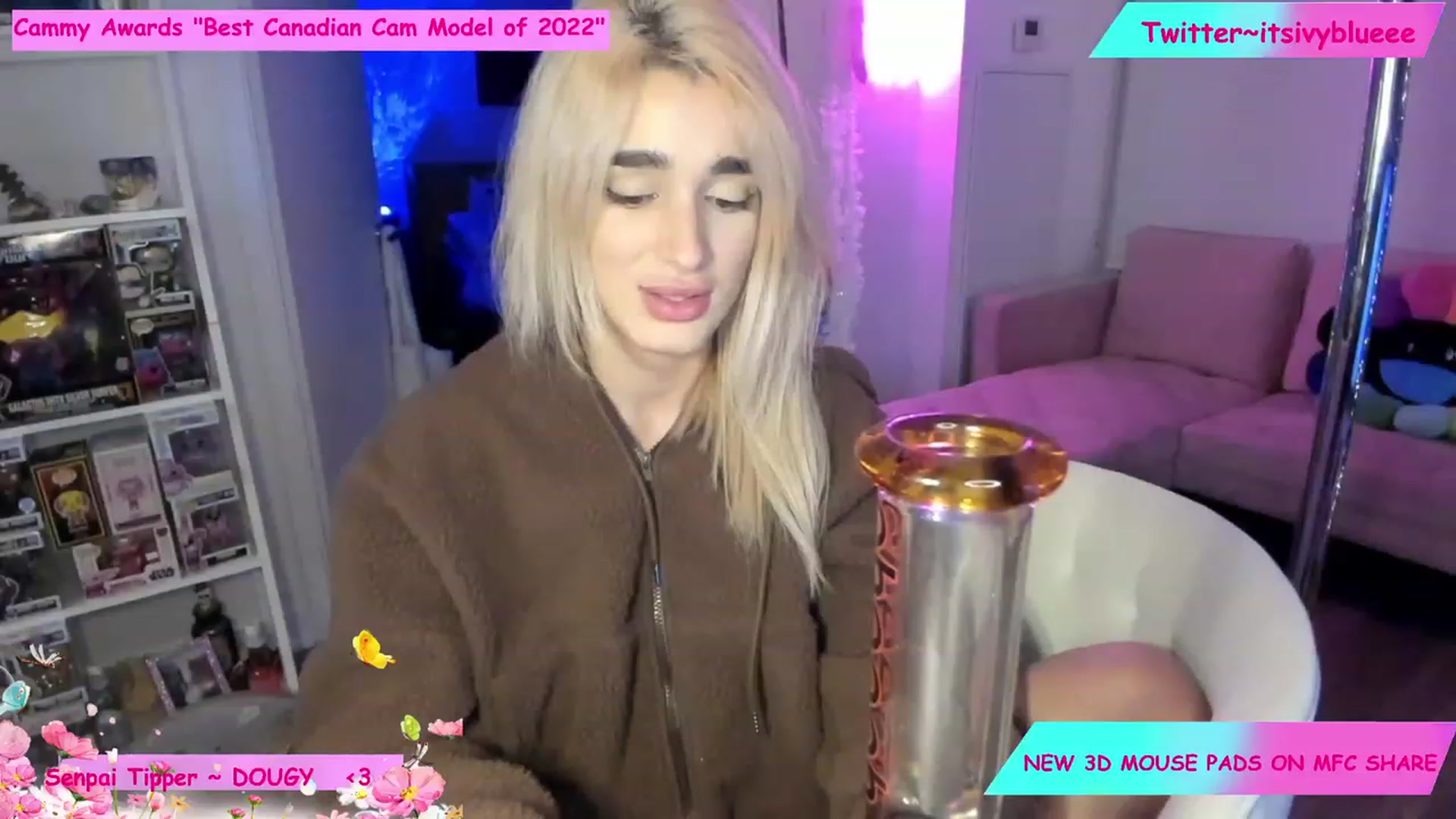 Gallery image thumbnail from Itsivyblue's myfreecams stream on, 12/07/2022, 02:40 image 11 of 20