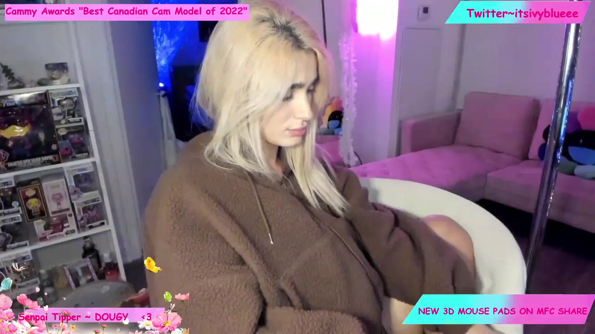 Gallery image thumbnail from Itsivyblue's myfreecams stream on, 12/07/2022, 02:40 image 10 of 20