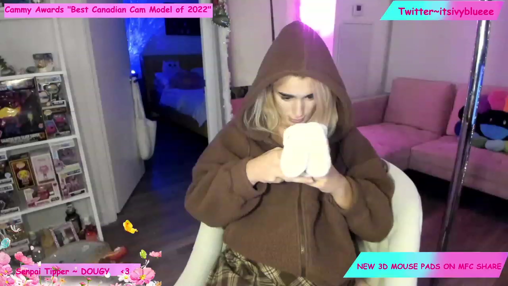 Gallery image thumbnail from Itsivyblue's myfreecams stream on, 12/07/2022, 02:40 image 19 of 20
