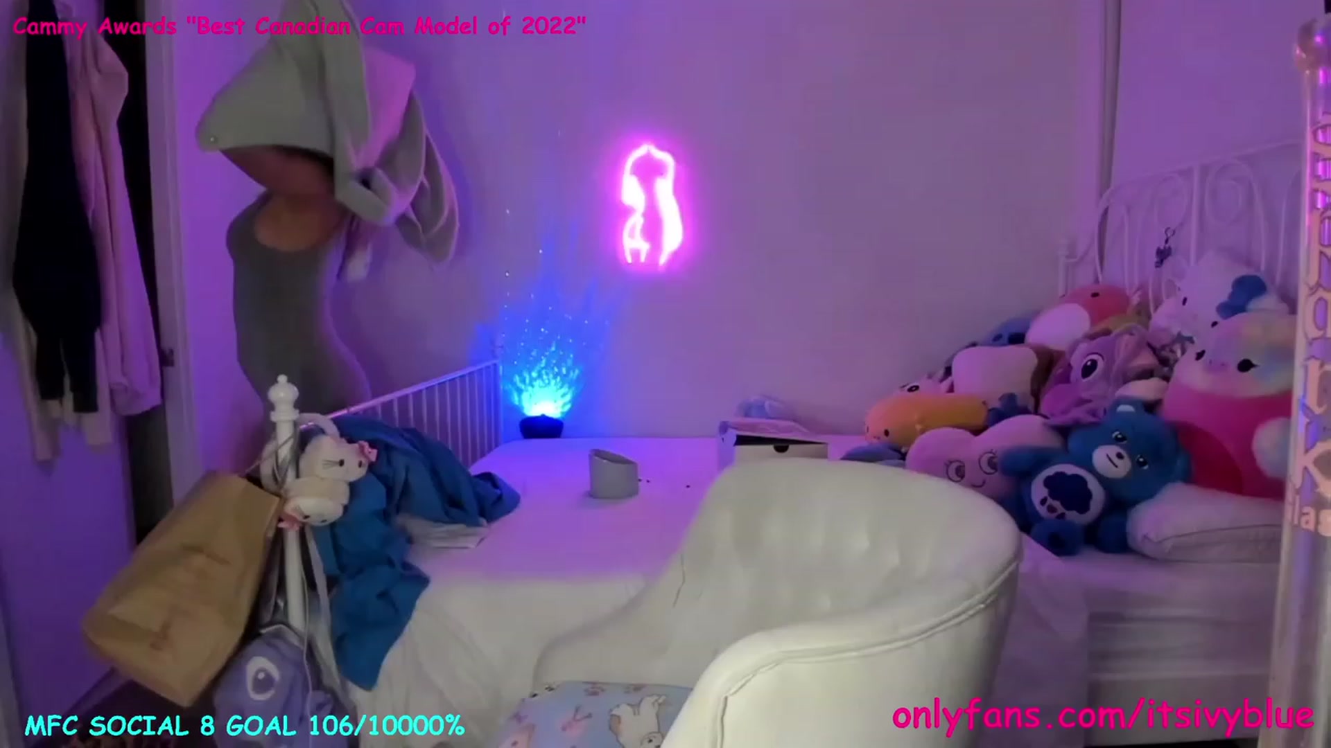 Gallery image thumbnail from Itsivyblue's myfreecams stream on, 04/13/2023, 02:17 image 15 of 20