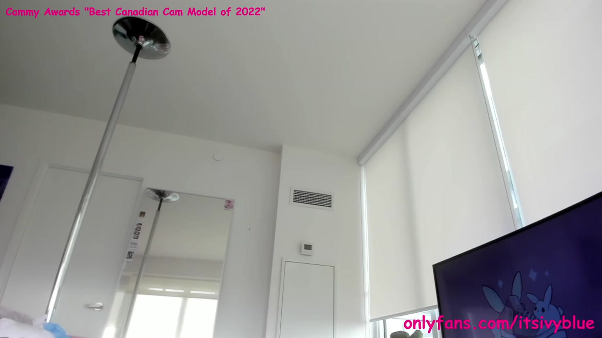 Gallery image thumbnail from Itsivyblue's myfreecams stream on, 04/19/2023, 13:29 image 8 of 20
