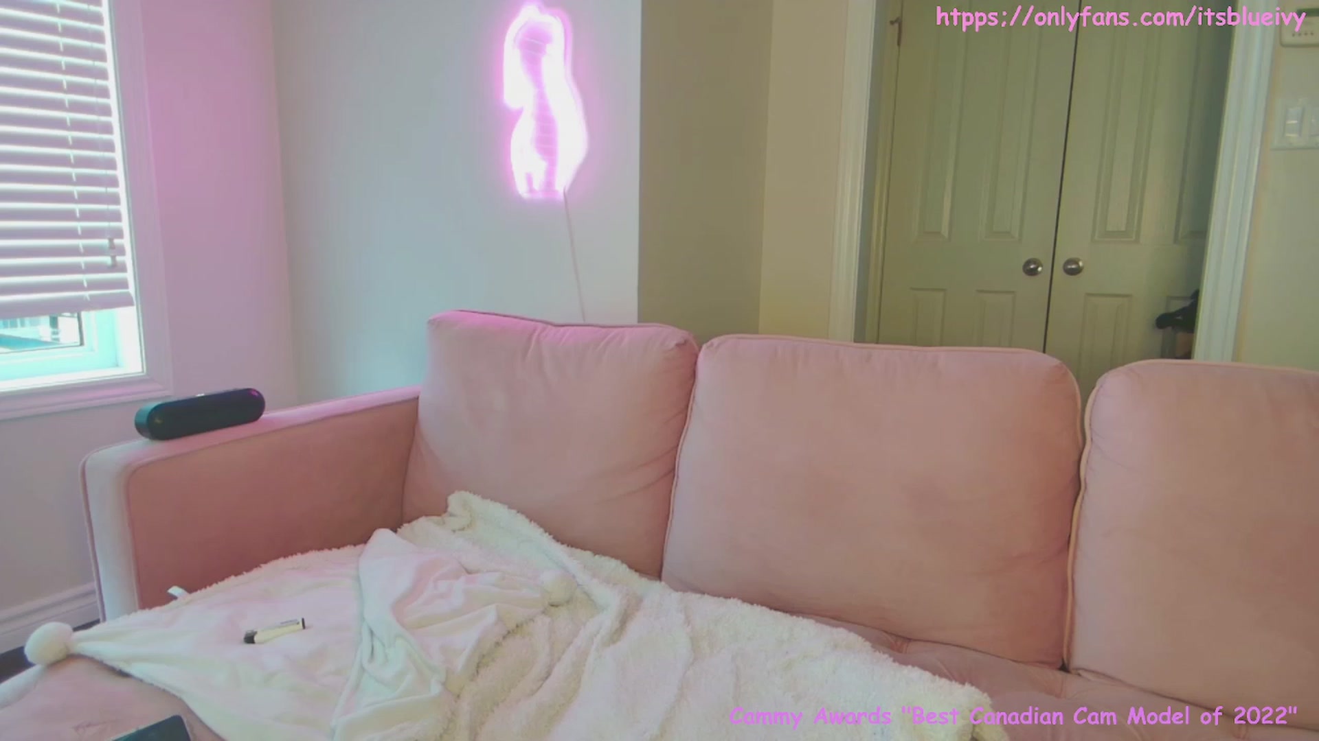 Gallery image thumbnail from Itsivyblue's myfreecams stream on, 03/06/2024, 13:27 image 8 of 20