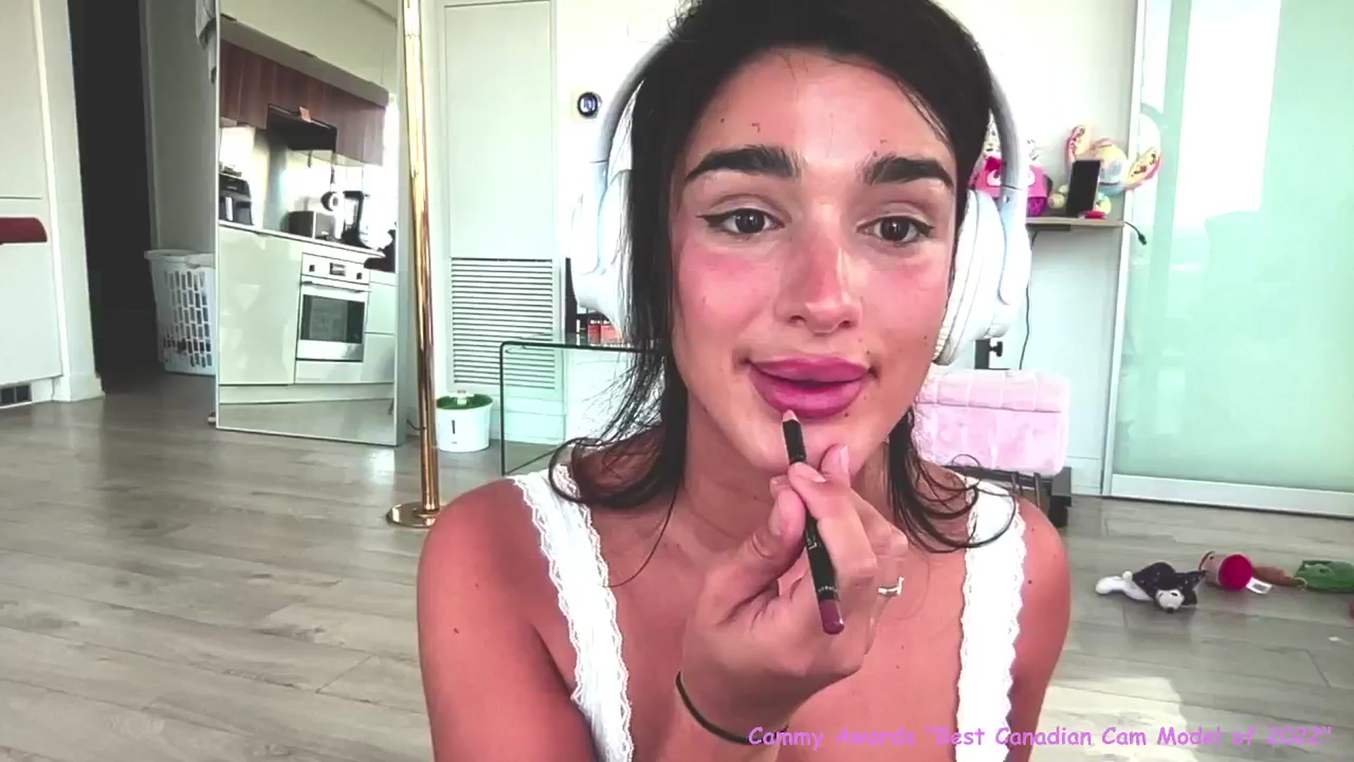 Gallery image thumbnail from Itsivyblue's myfreecams stream on, 06/26/2024, 14:27 image 7 of 20