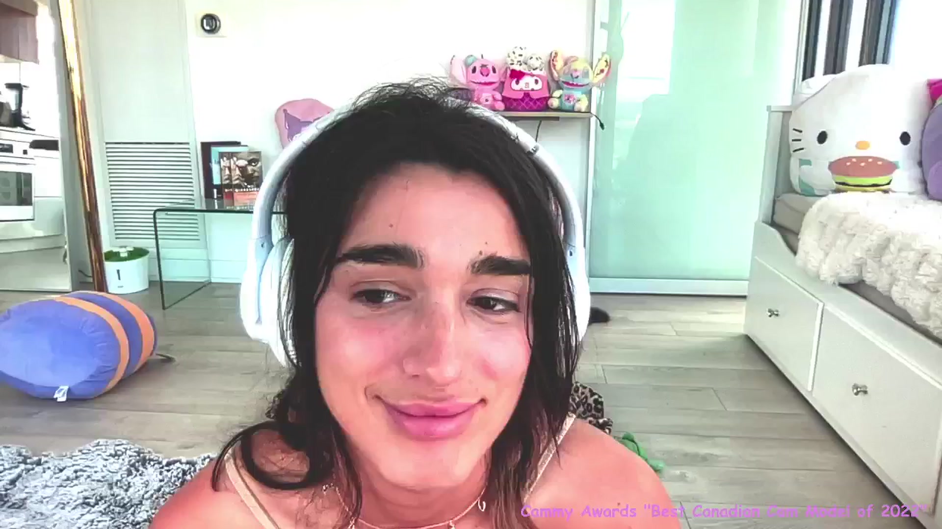 Gallery image thumbnail from Itsivyblue's myfreecams stream on, 06/27/2024, 13:45 image 7 of 20