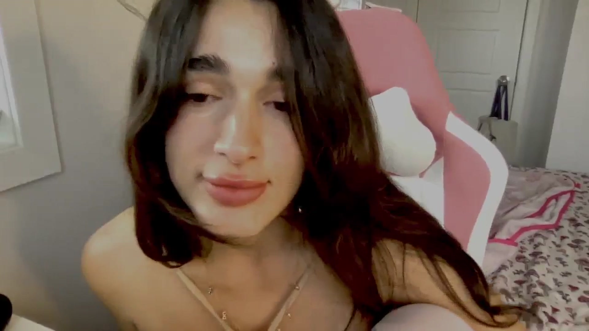 Gallery image thumbnail from Itsivyblue's myfreecams stream on, 11/06/2025, 21:24 image 18 of 20