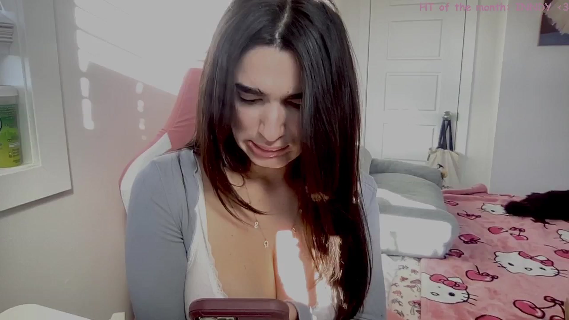 Gallery image thumbnail from Itsivyblue's myfreecams stream on, 11/08/2025, 14:00 image 3 of 20