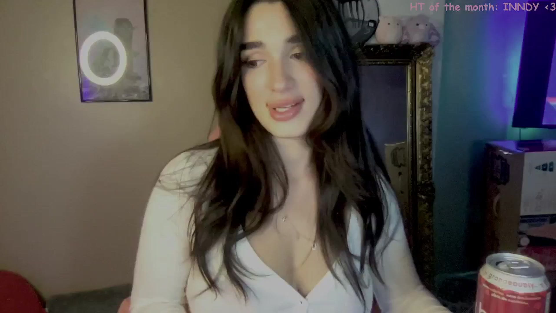 Gallery image thumbnail from Itsivyblue's myfreecams stream on, 11/15/2025, 04:20 image 3 of 20