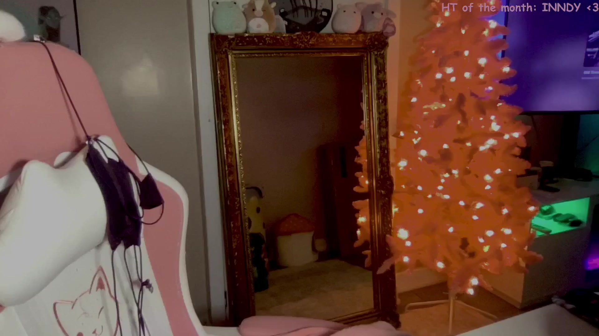 Gallery image thumbnail from Itsivyblue's myfreecams stream on, 11/15/2025, 04:20 image 15 of 20